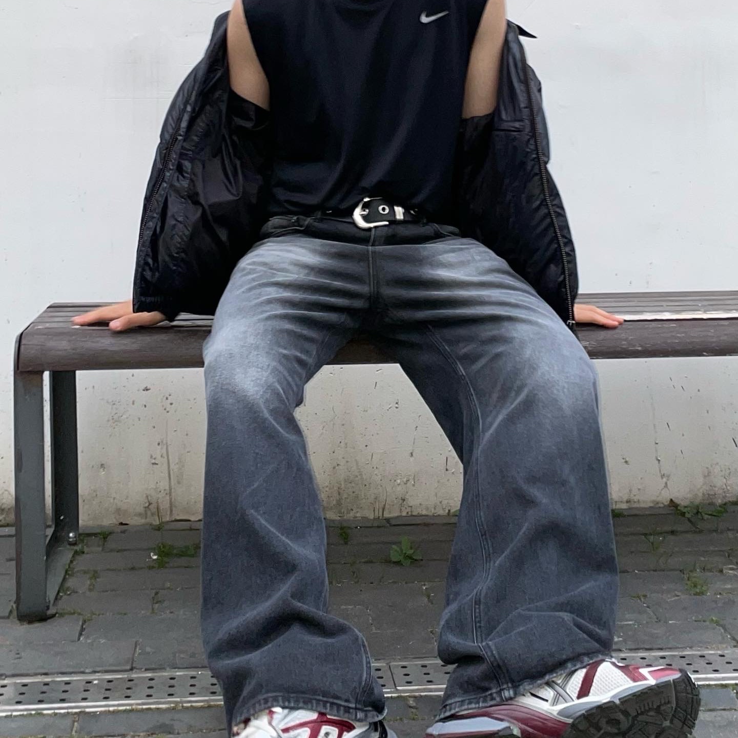 Balenciaga Runner Sneakers Grey Burgundy, Sansan Gear Logo Beanie Black - 22FW 착용 스타일 - 2