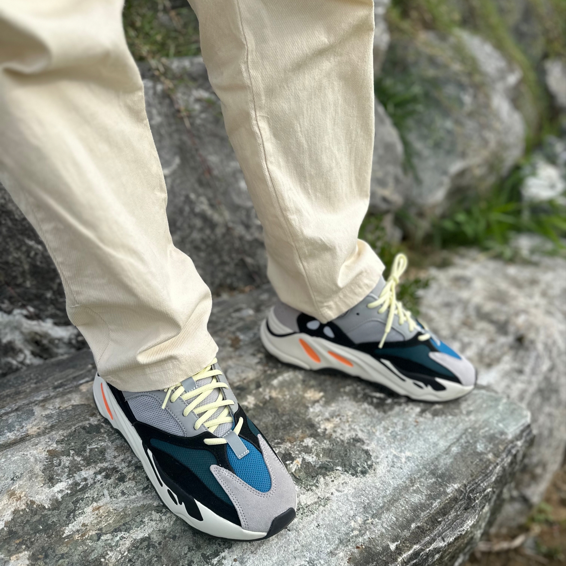 Adidas Yeezy Boost 700 Wave Runner Solid Grey 2021/2022 착용 스타일
