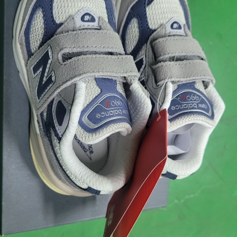 (TD) New Balance 990v6 Violet Beige 착용 스타일