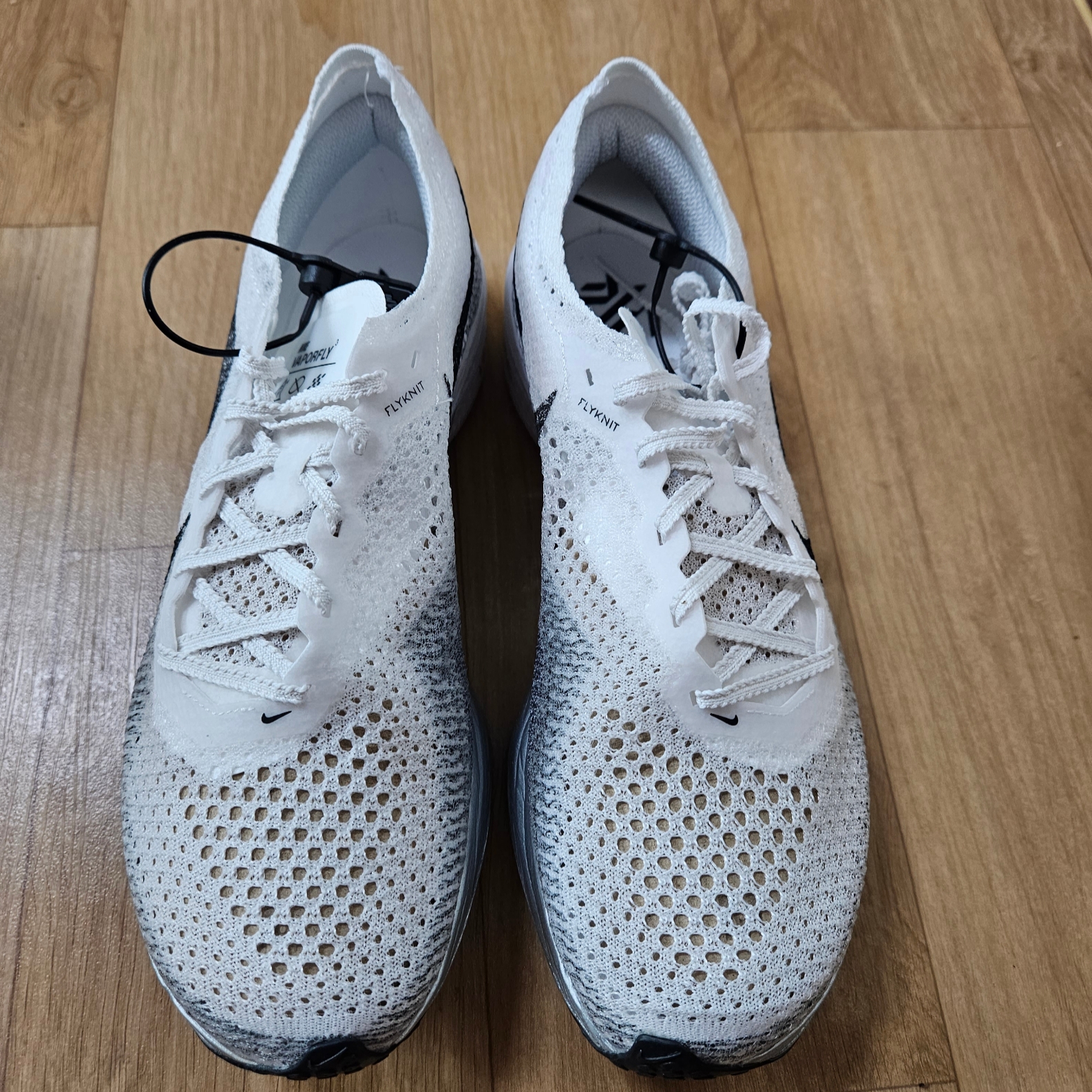 Nike ZoomX Vaporfly Next% 3 White Grey 착용 스타일