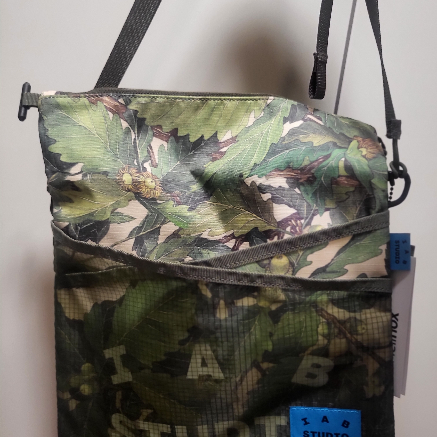Helinox x IAB Studio Sacoche Standard #1 Bukhansan 착용 스타일