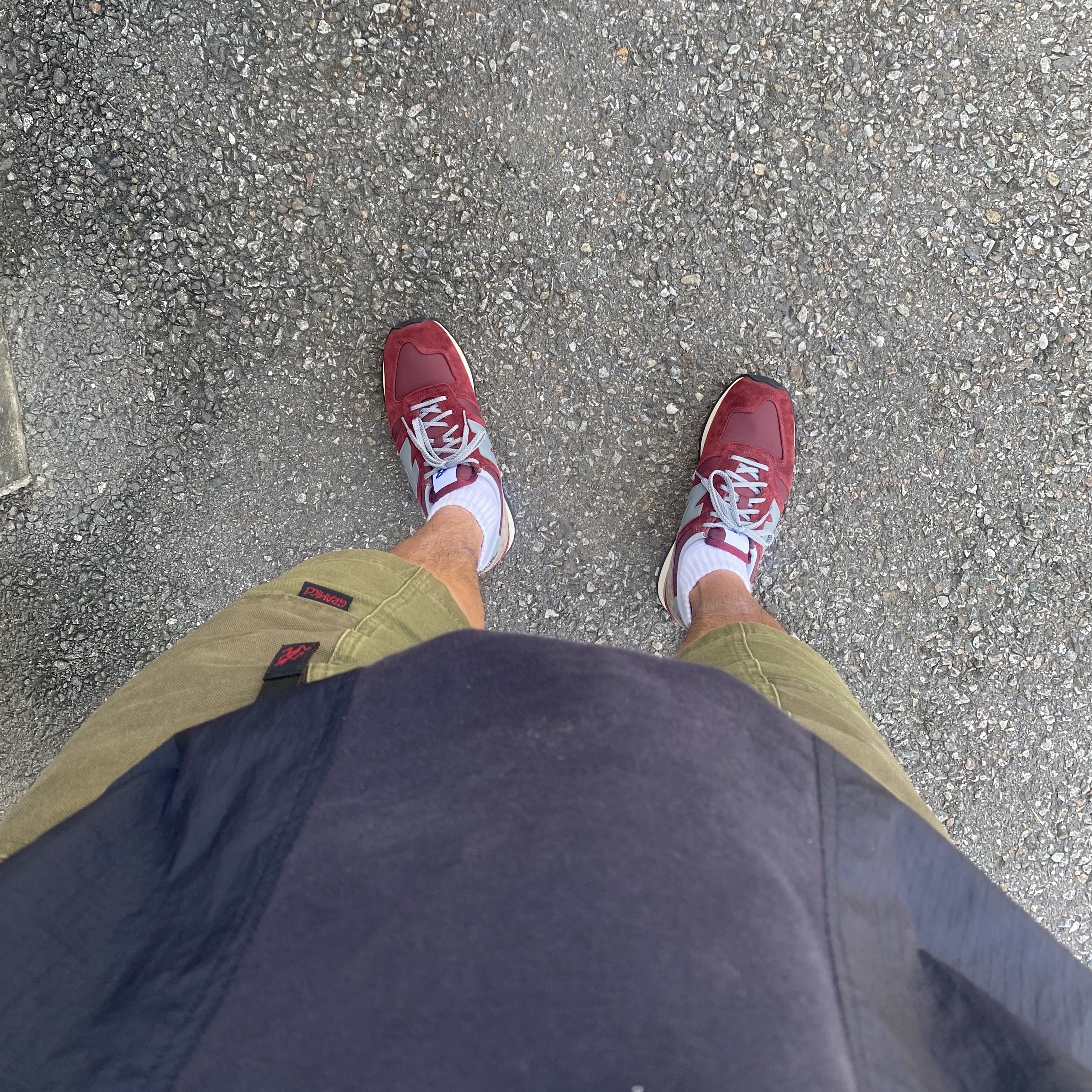 New Balance 730 Made in UK 40th Anniversary Burgundy 착용 스타일 - 1