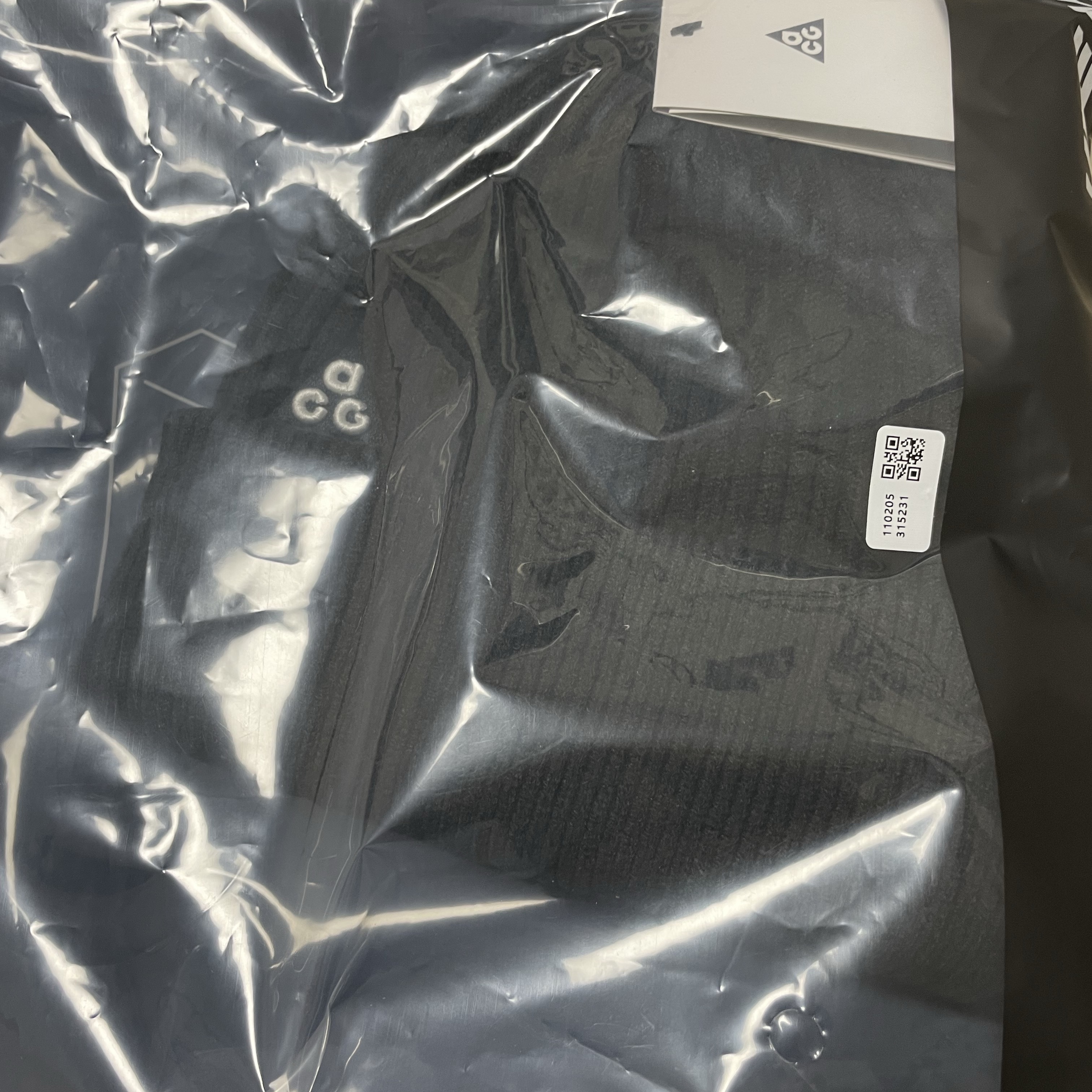 Nike NRG ACG Cuffed Beanie Black 착용 스타일