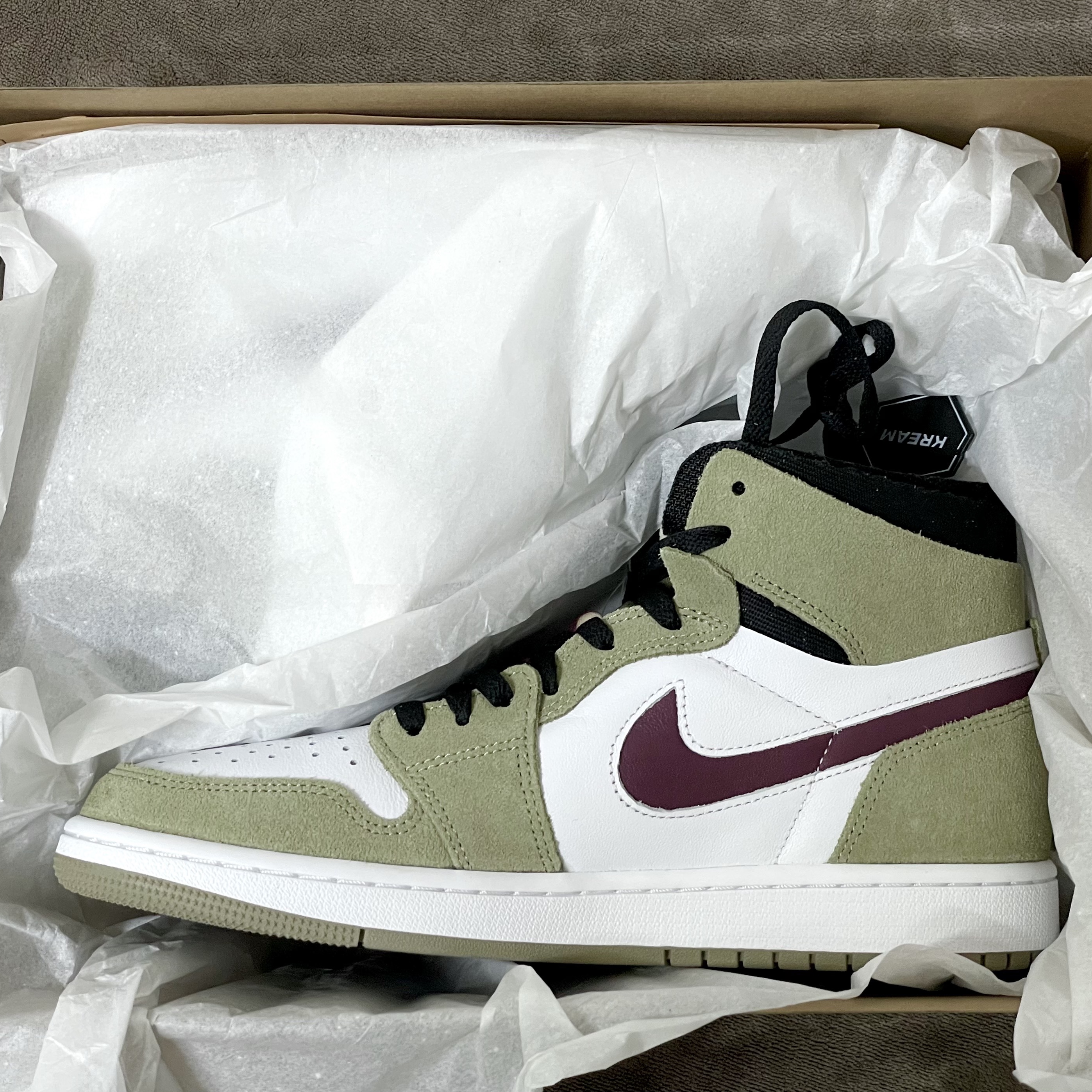 Jordan 1 Zoom Air CMFT Neutral Olive 착용 스타일 - 1