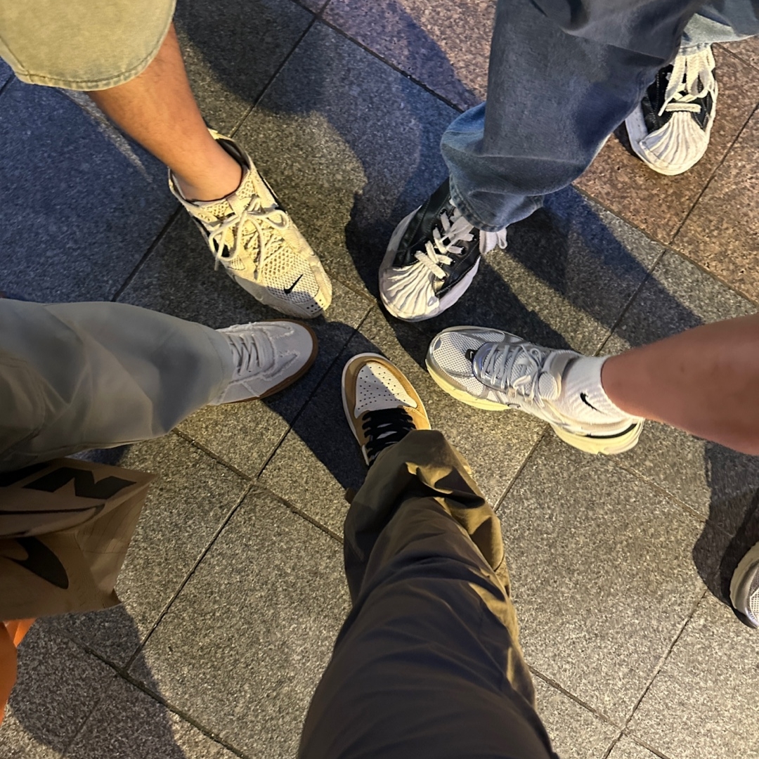 Nike x Stussy Air Zoom Spiridon Cage 2 Fossil, Jordan 1 Retro High Rookie of the Year 착용 스타일