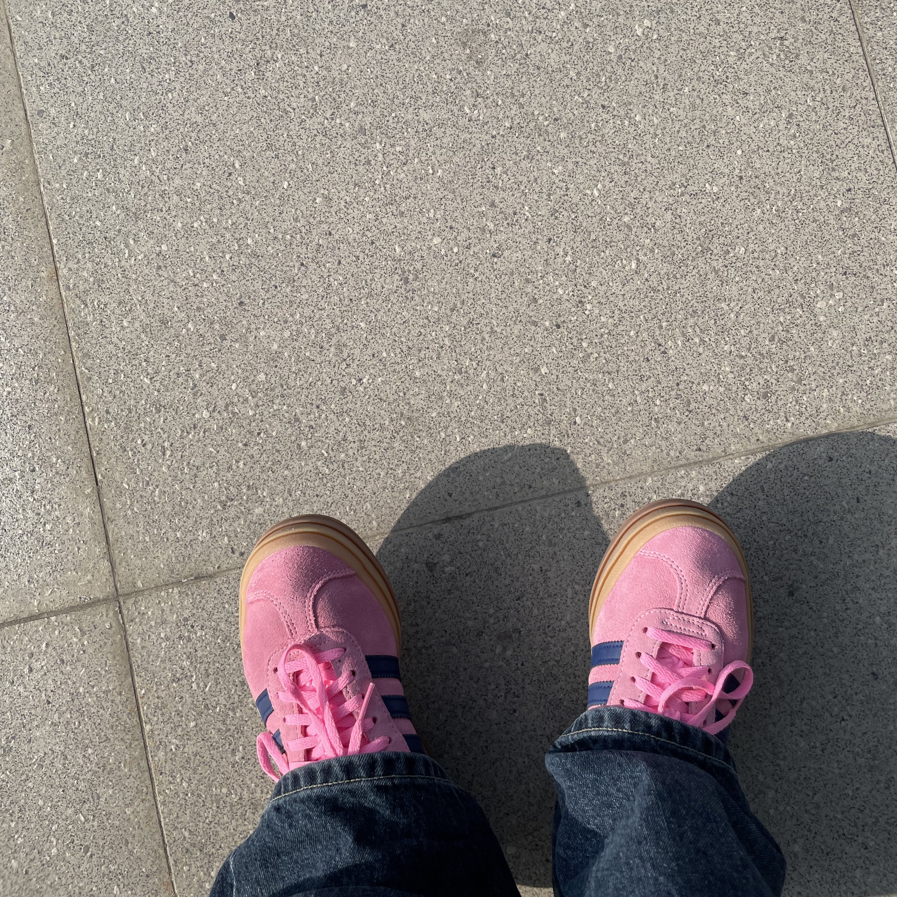 (W) Adidas Gazelle Bold Pink Glow Victory Blue 착용 스타일 - 3