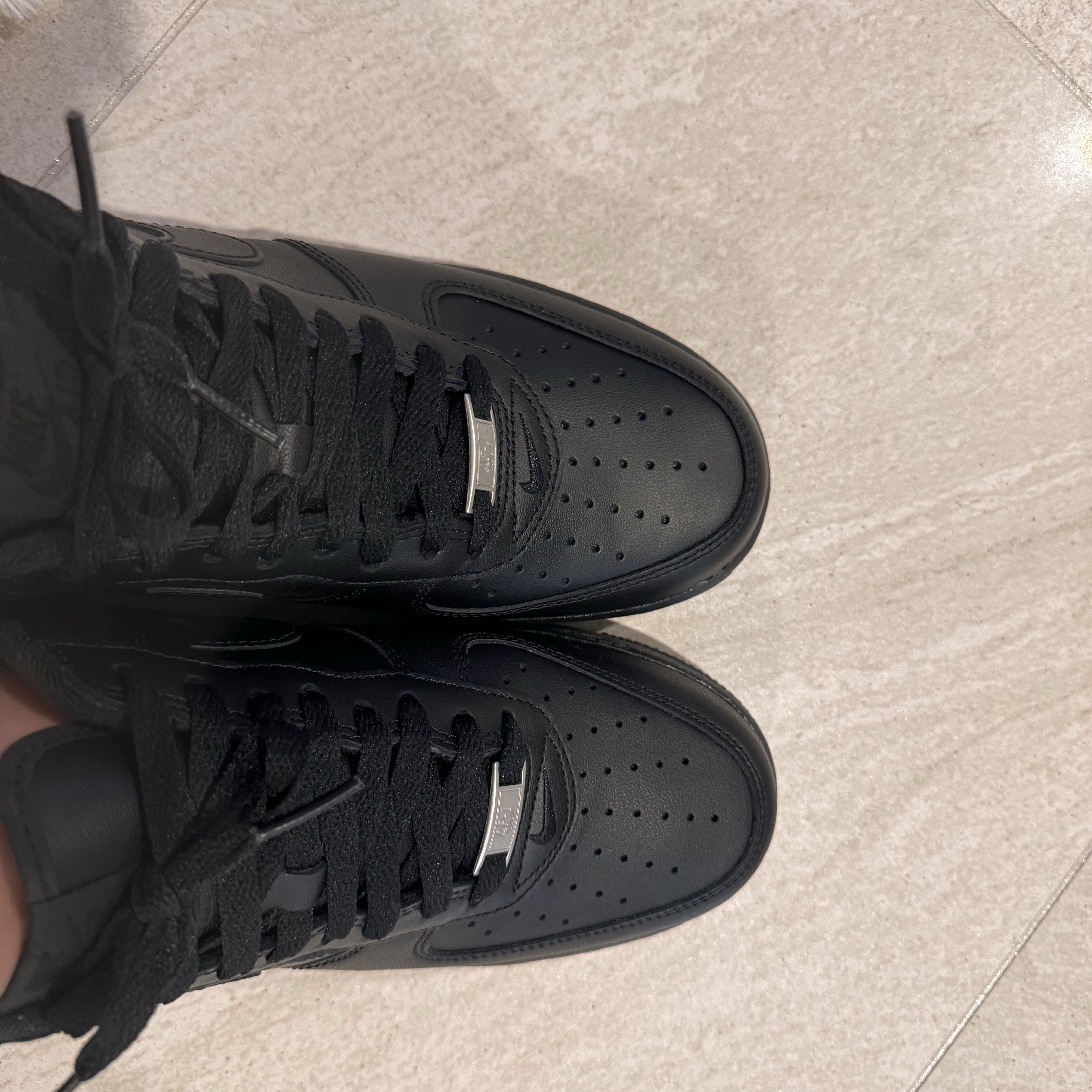 Nike x Supreme Air Force 1 Low Black 착용 스타일