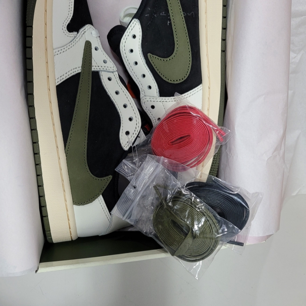 (W) Jordan 1 x Travis Scott Retro Low OG SP Medium Olive 착용 스타일