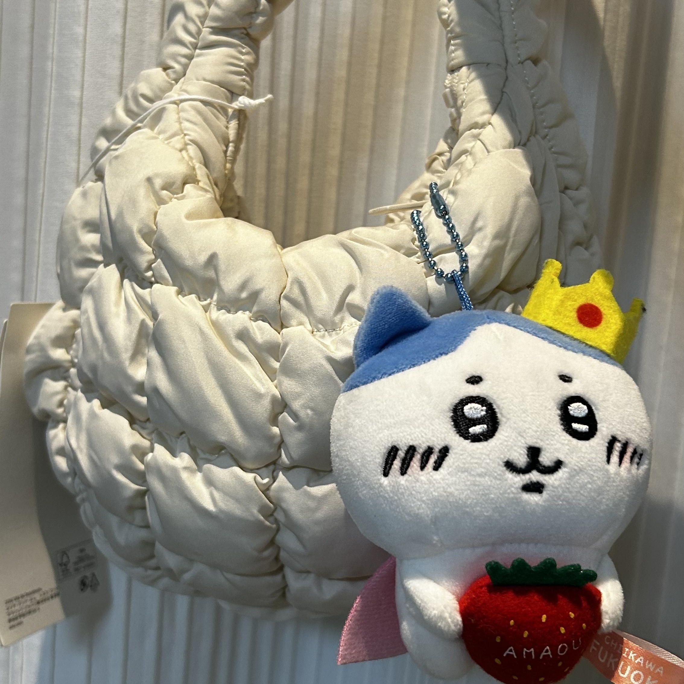 COS Quilted Micro Bag Off White 착용 스타일 - 3