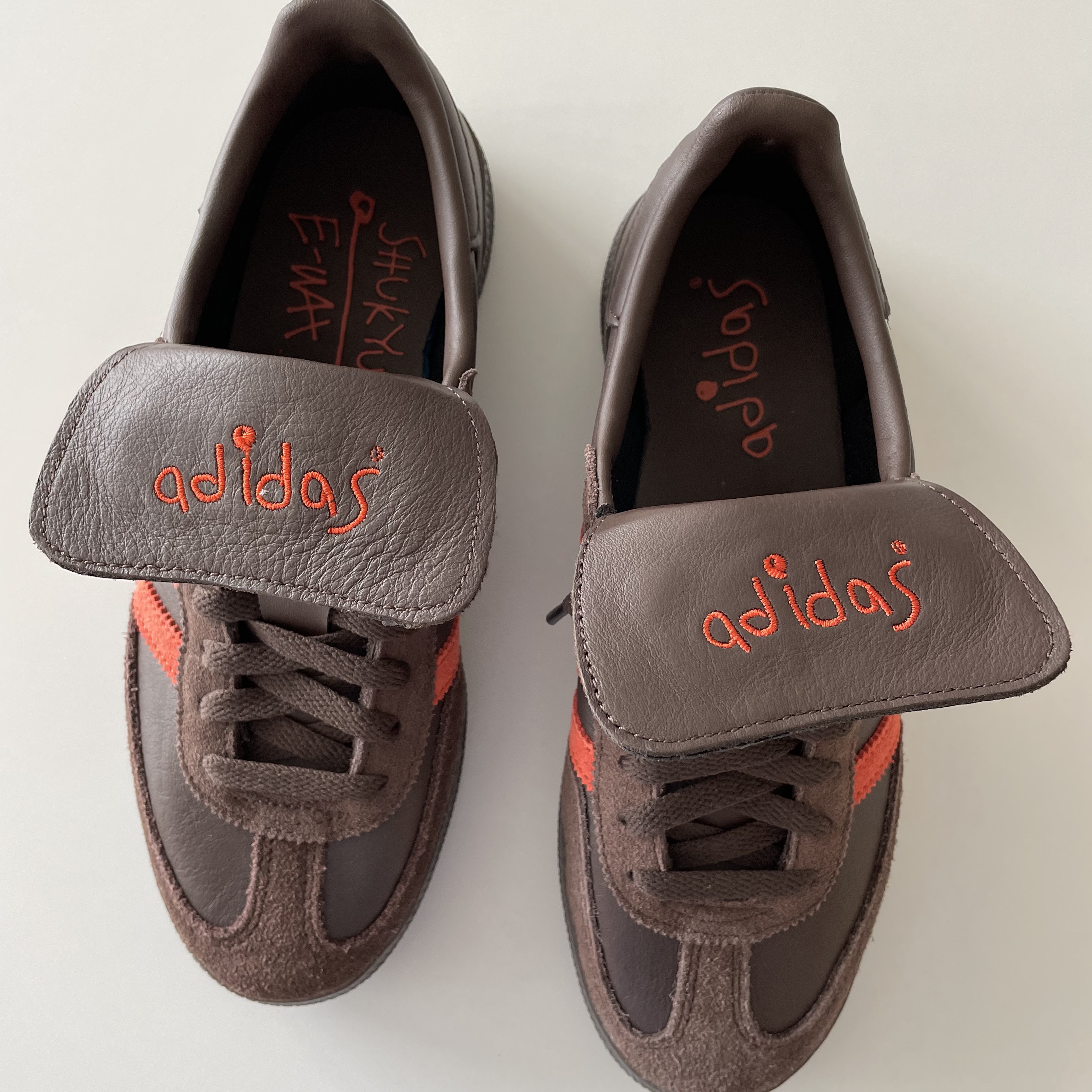 Adidas Spezial Handball Brown Collegiate Orange 착용 스타일 - 1