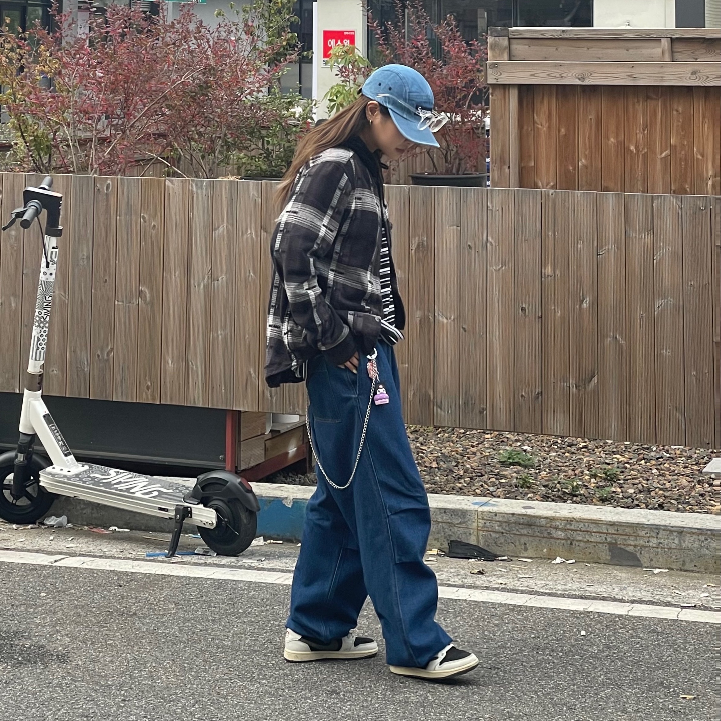 Supreme Washed Chino Twill Camp Cap Denim - 23FW, Supreme Hooded Jacquard Flannel Shirt Black - 18FW 착용 스타일