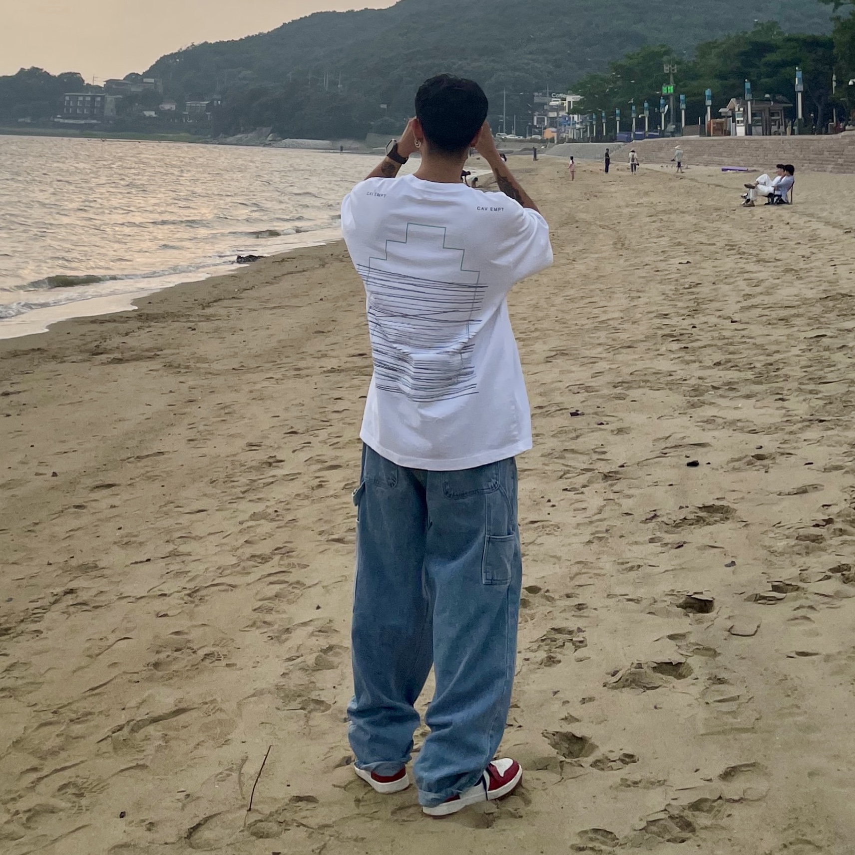 Jordan 1 Retro High OG Chicago 2022, Cav Empt FK Sheet10 T-Shirt White - 23SS 착용 스타일