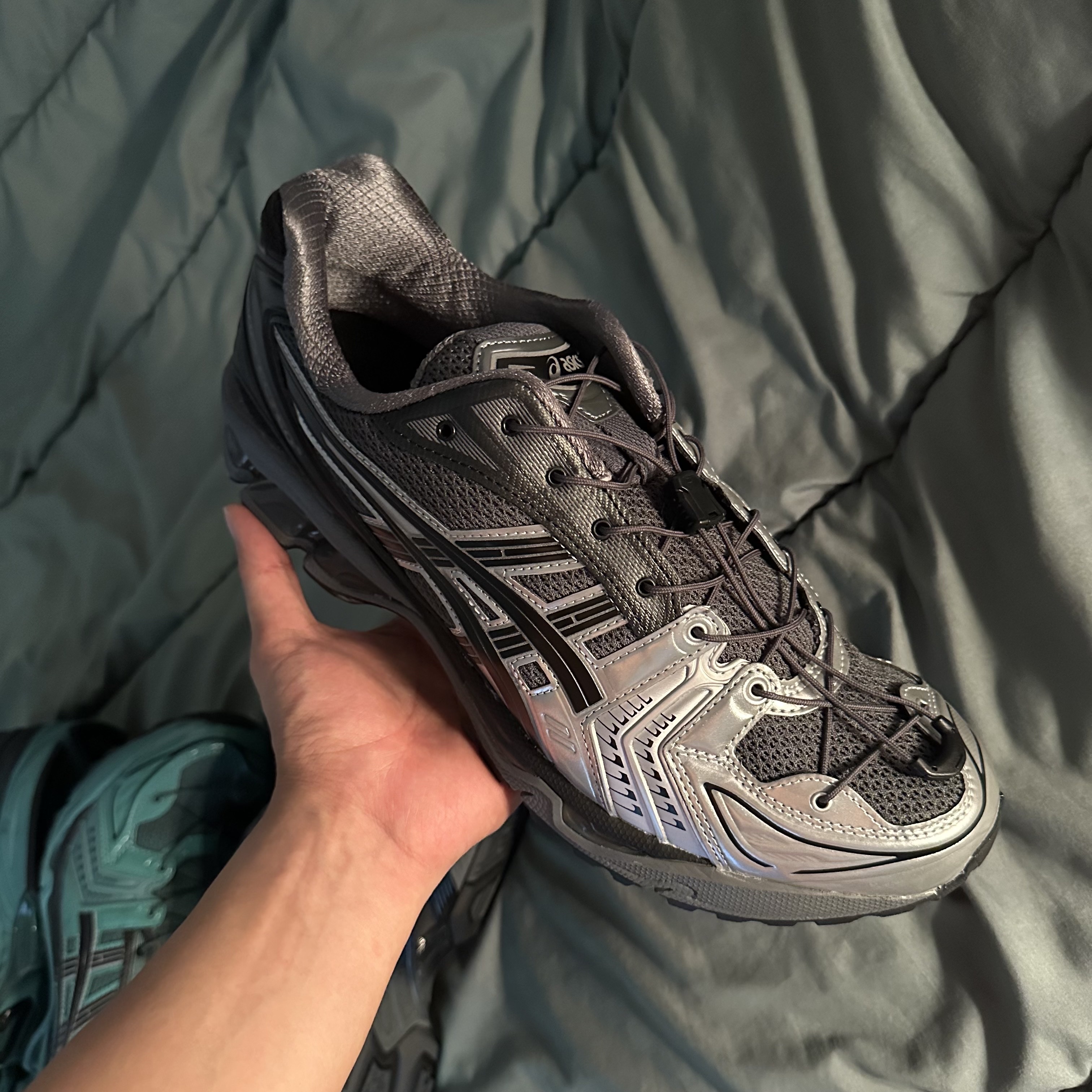 Asics x Unaffected Gel-Kayano 14 Silver Moon, Asics x Unaffected Gel-Kayano 14 Uranus Green 착용 스타일 - 1
