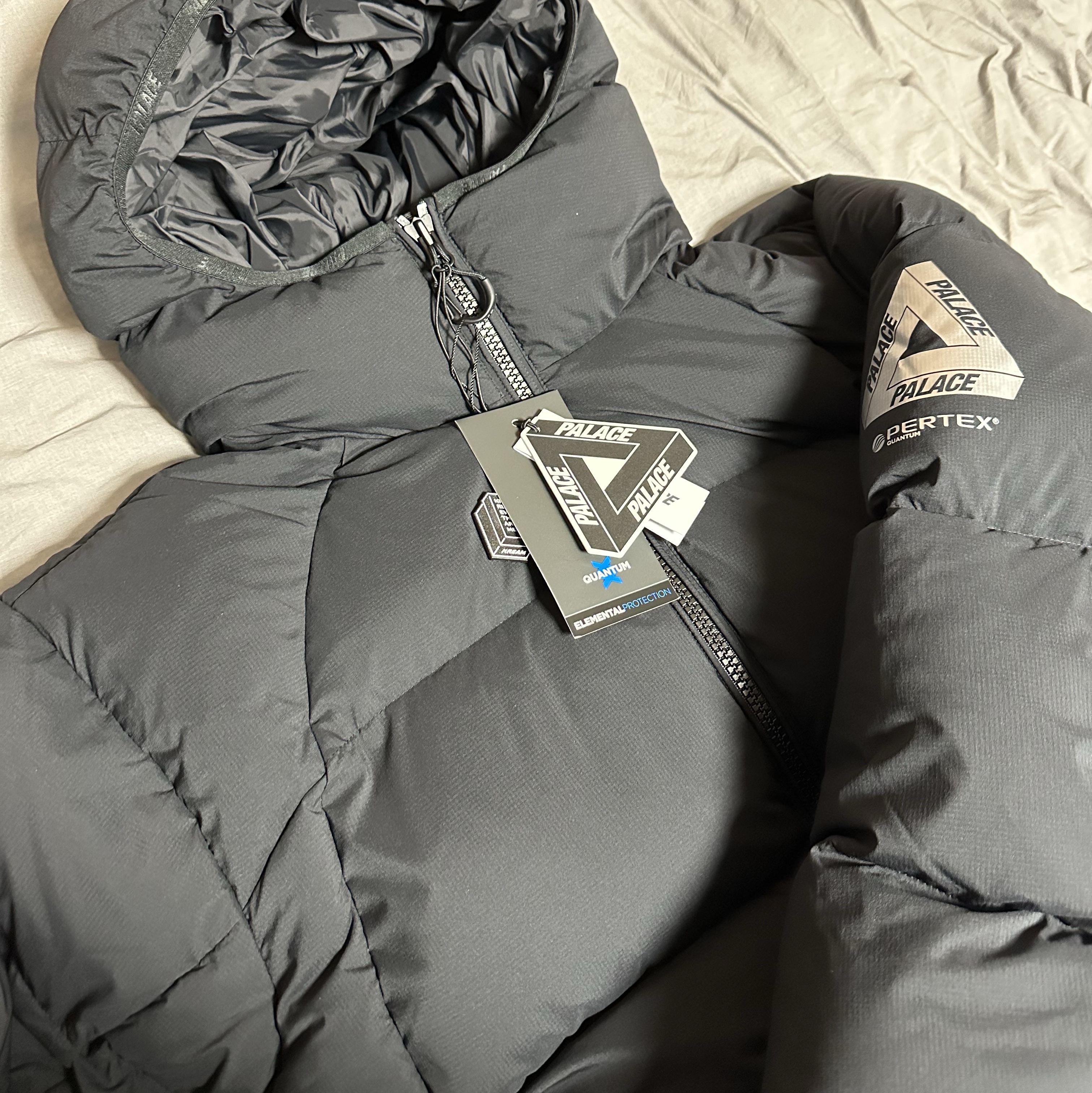 Palace Pertex Matte Balaclava Puffa Black - 23FW 착용 스타일