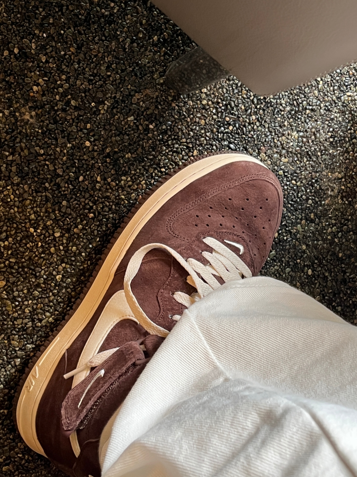 Nike Air Force 1 Mid '07 QS Chocolate 착용 스타일