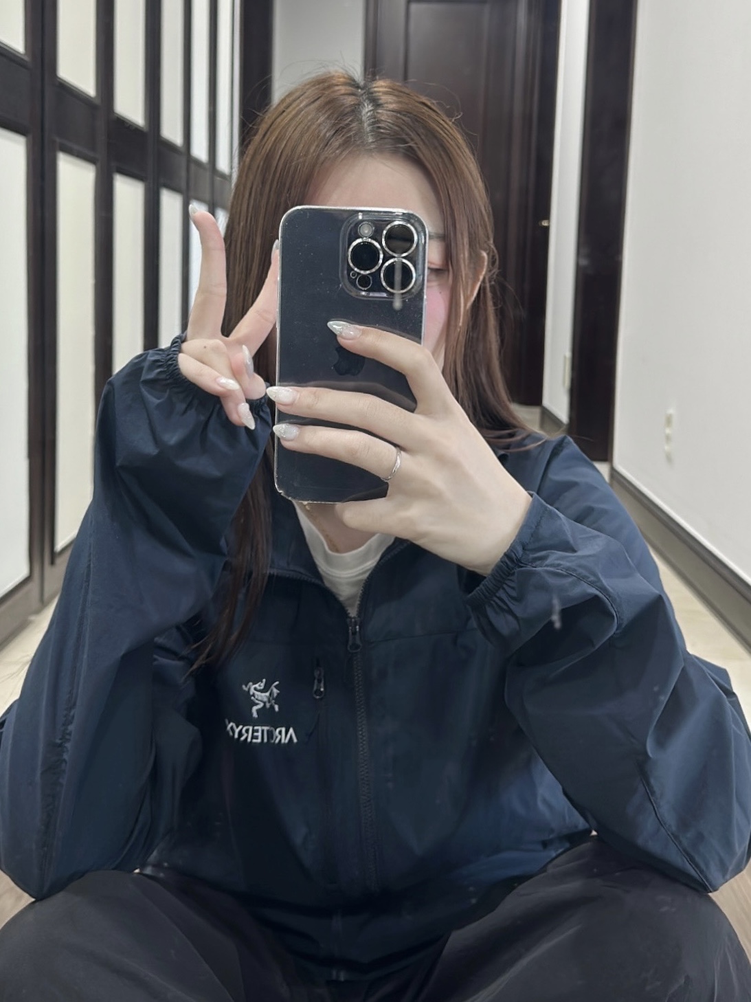 Arc'teryx Squamish Hoody Black Sapphire 착용 스타일 - 3