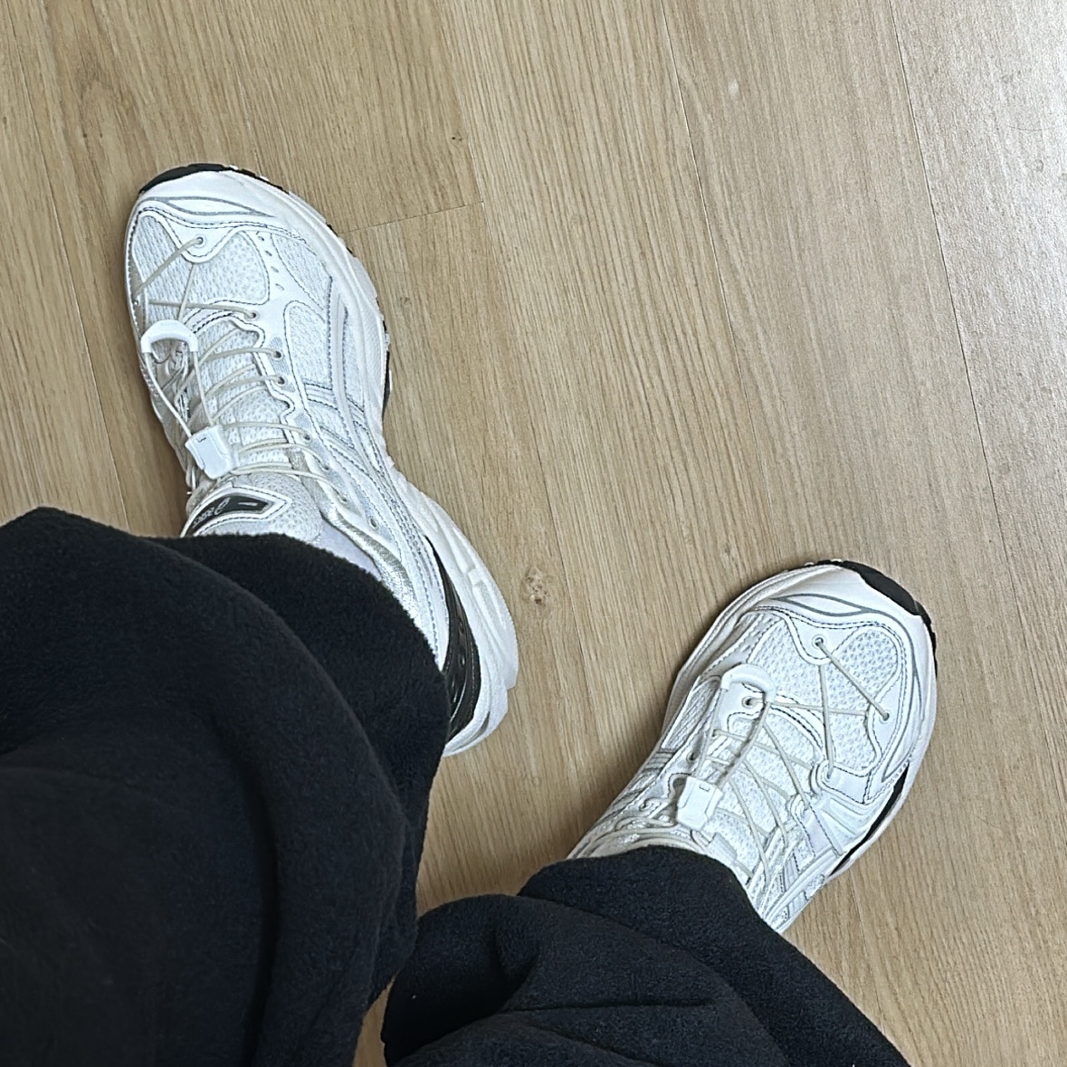 Asics x Unaffected Gel-Kayano 14 Galaxy White 착용 스타일 - 2