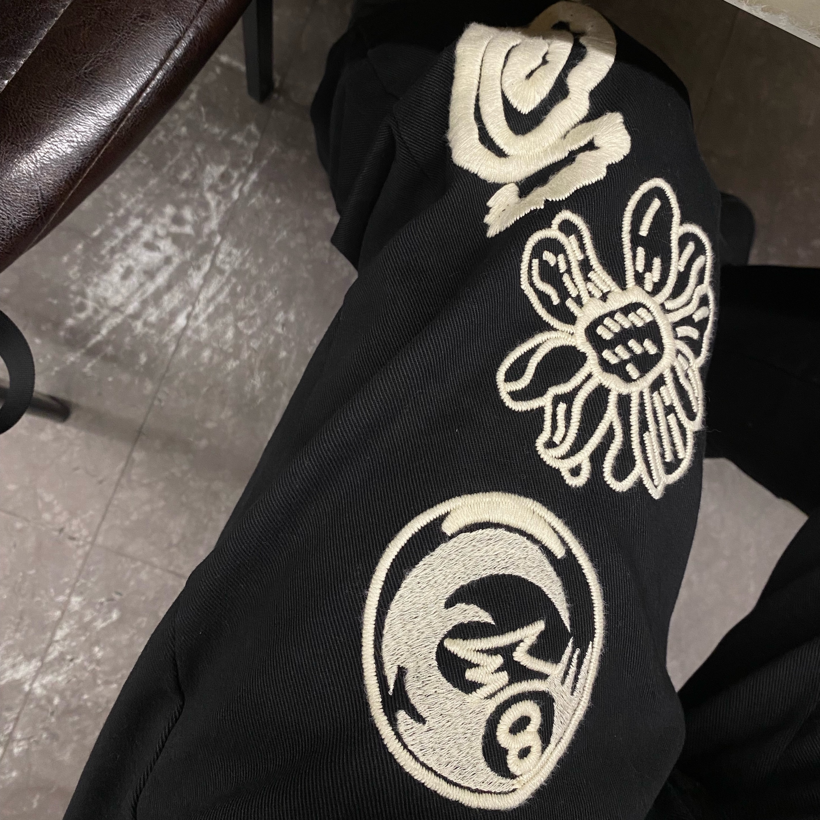 Stussy Noma Icon Beach Pants Washed Black 착용 스타일