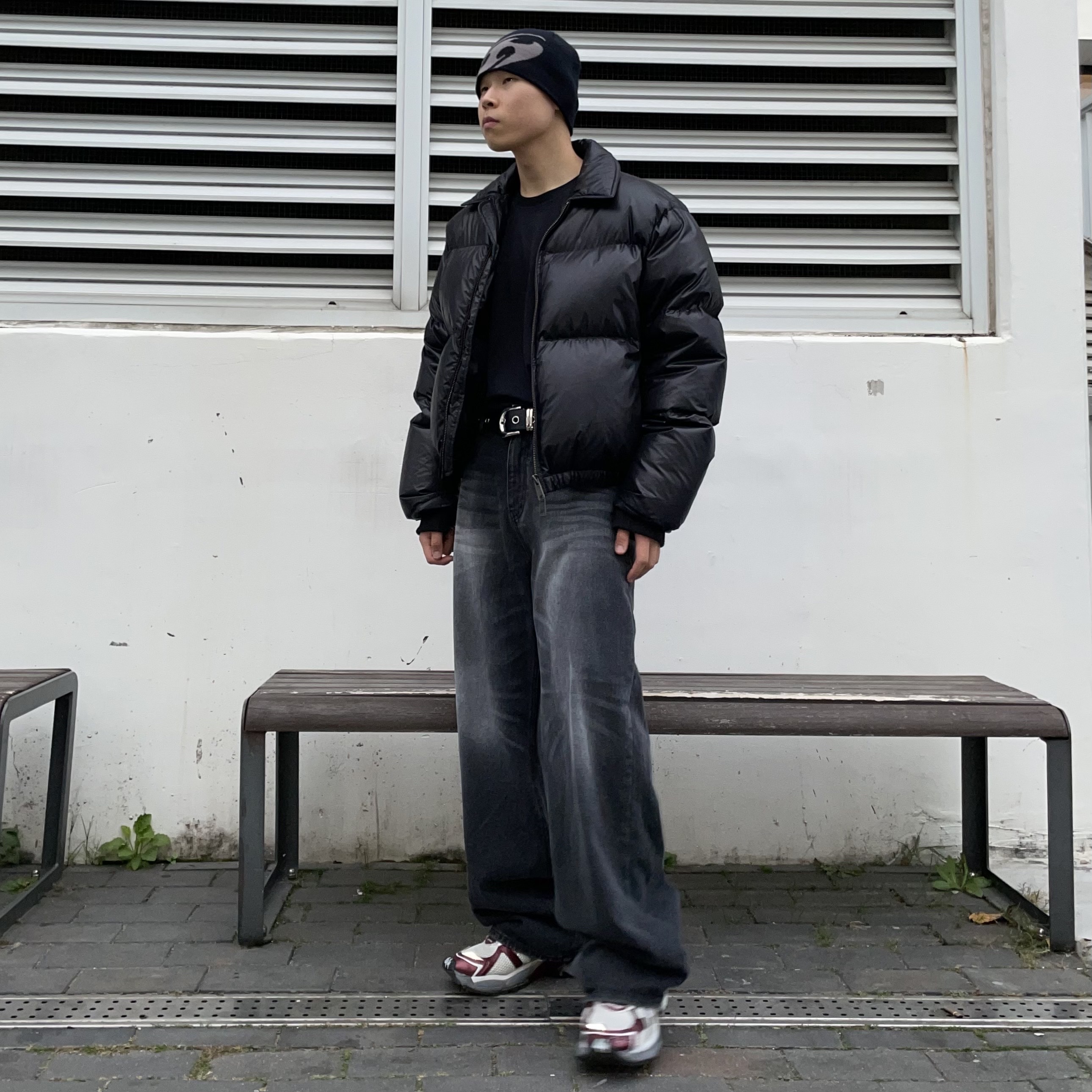 Balenciaga Runner Sneakers Grey Burgundy, Sansan Gear Logo Beanie Black - 22FW 착용 스타일 - 1