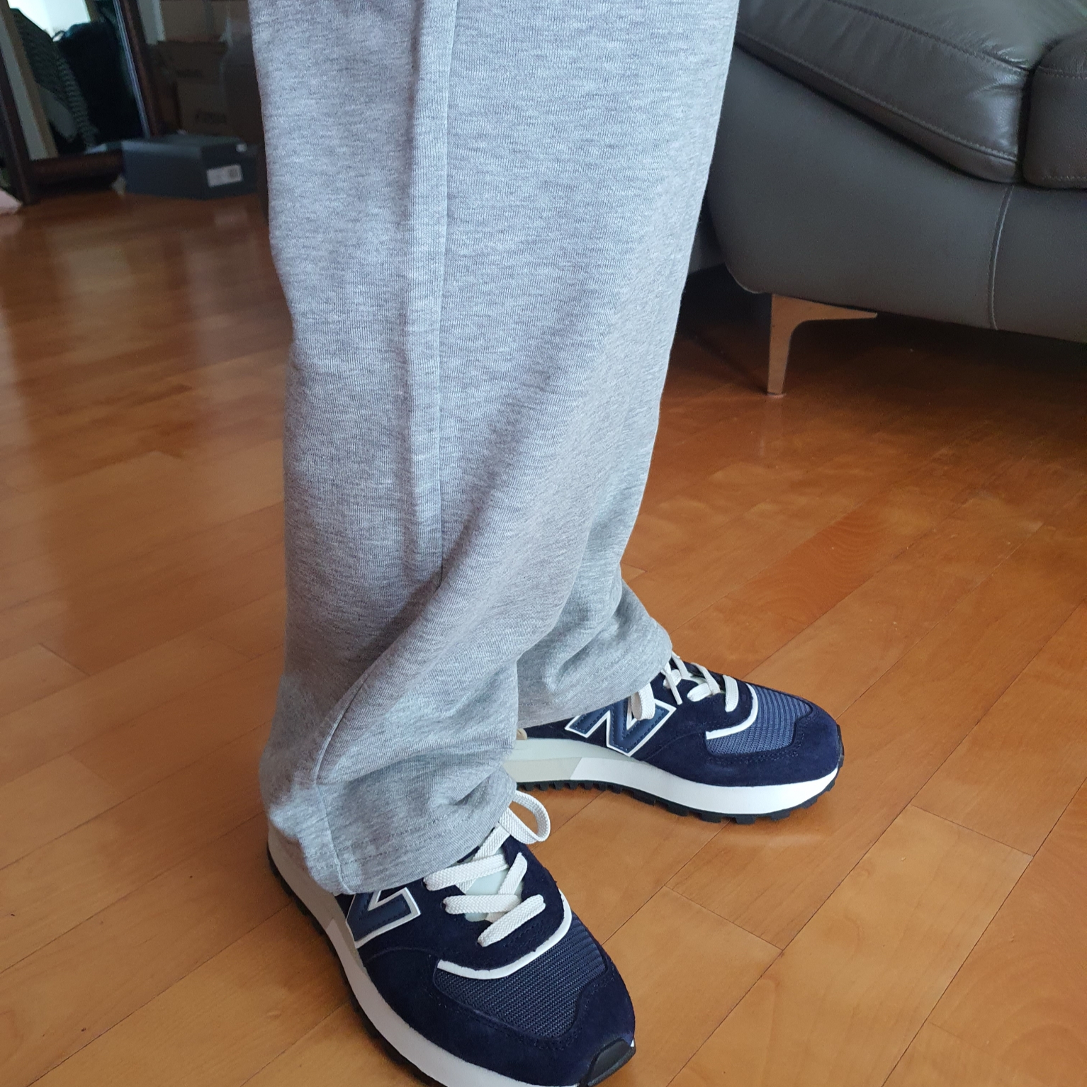 New Balance 574 Legacy Navy 착용 스타일 - 2