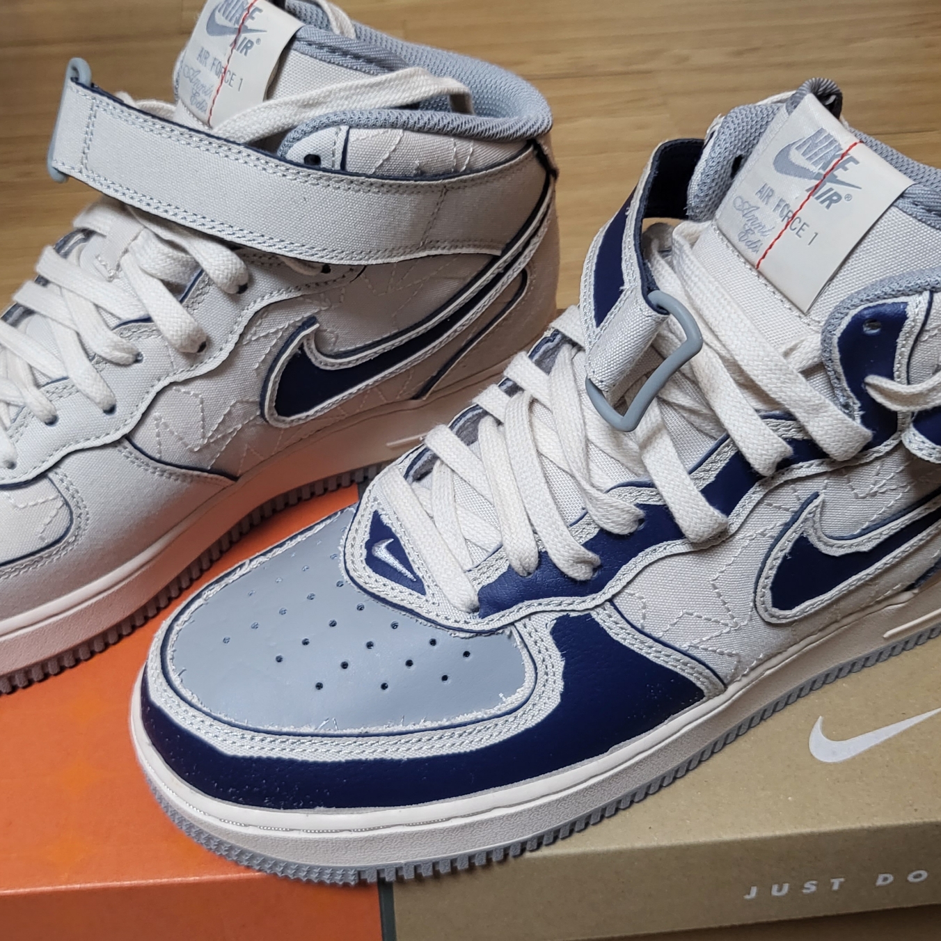 Nike Air Force 1 Mid '07 Pearl White 착용 스타일 - 3