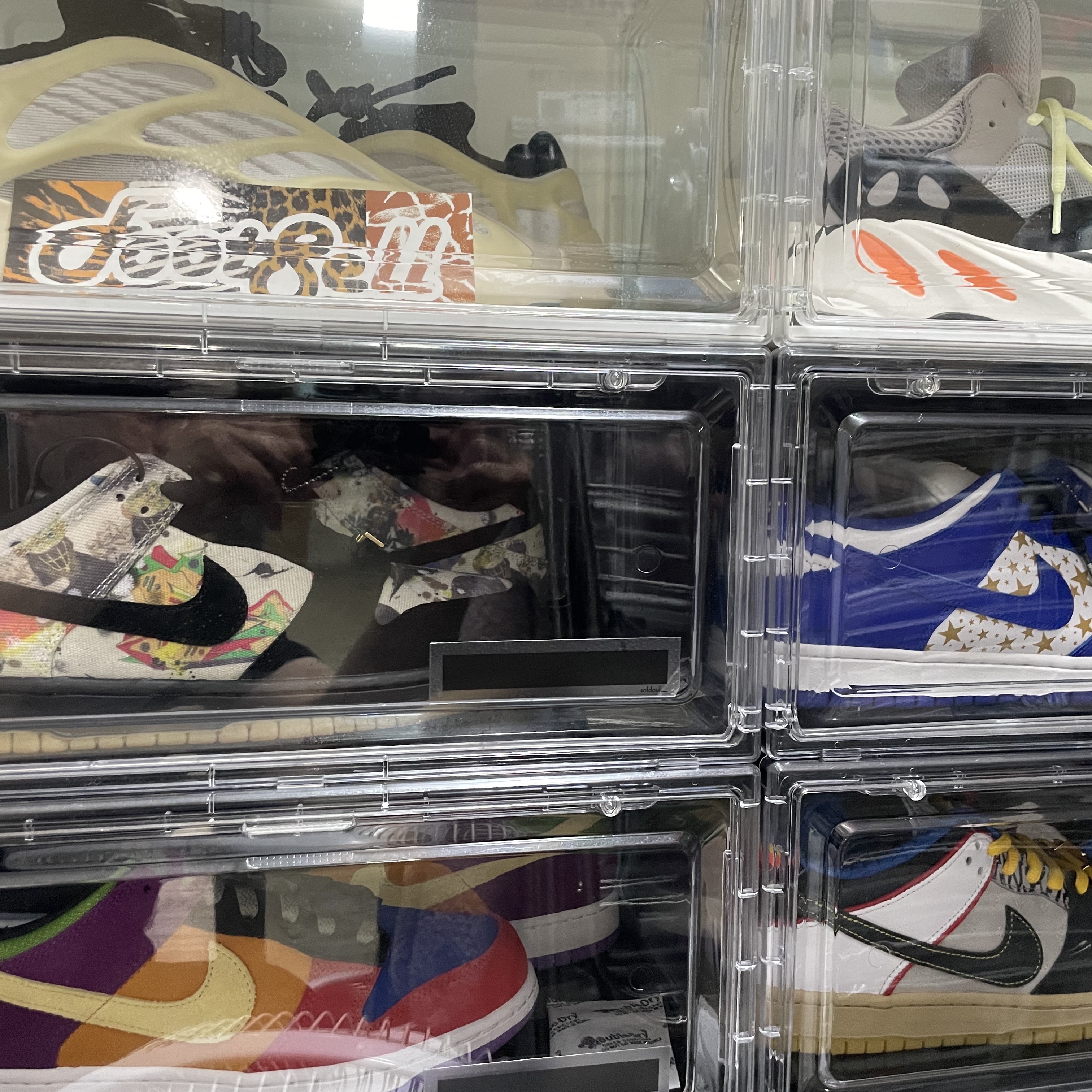 Nike x Supreme SB Dunk Low QS Rammellzee Black, Jordan 1 x Travis Scott x Fragment Retro Low OG SP Military Blue 착용 스타일 - 5