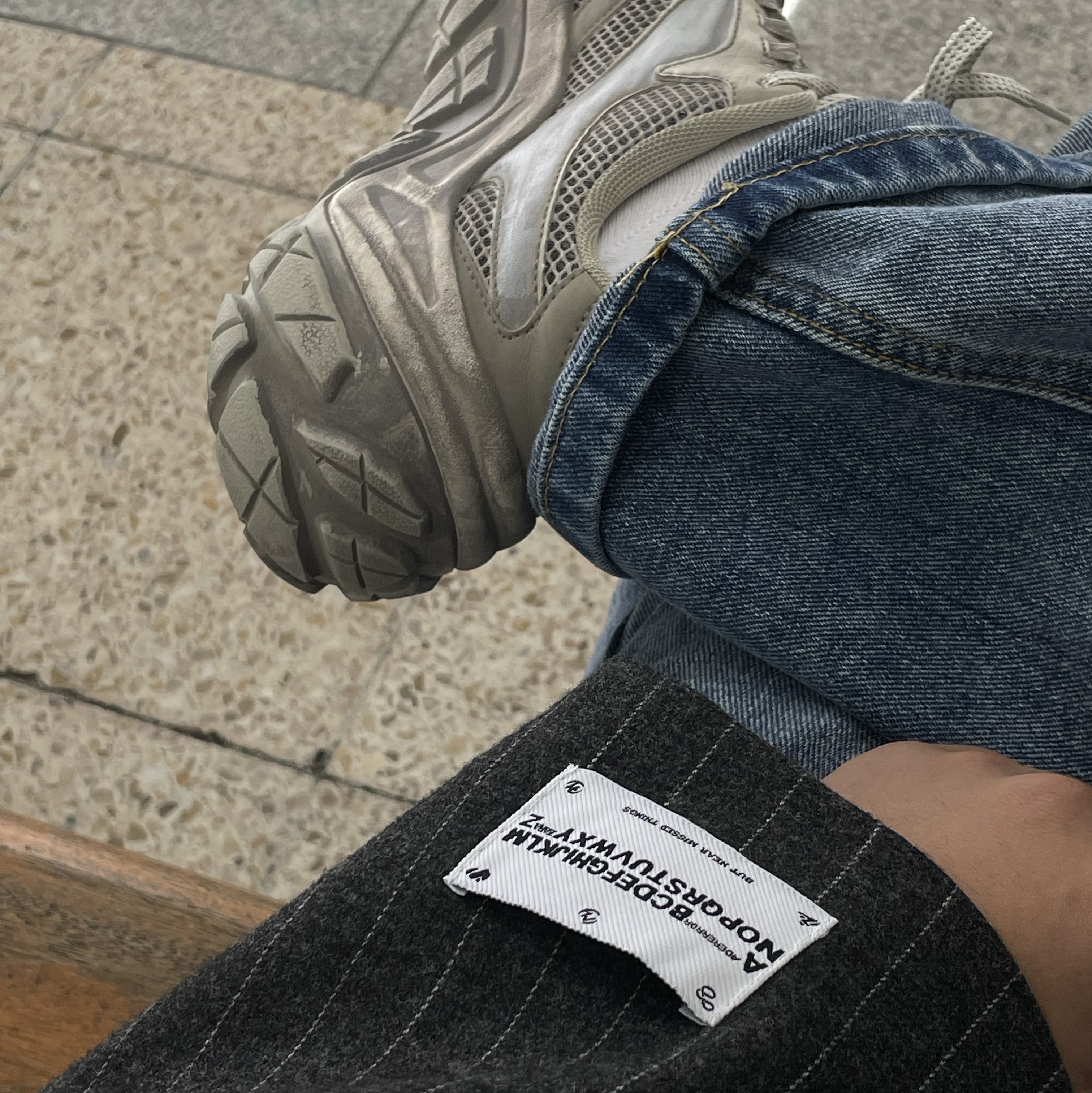 Zara x Ader Error Striped Oversize Blazer Grey 착용 스타일