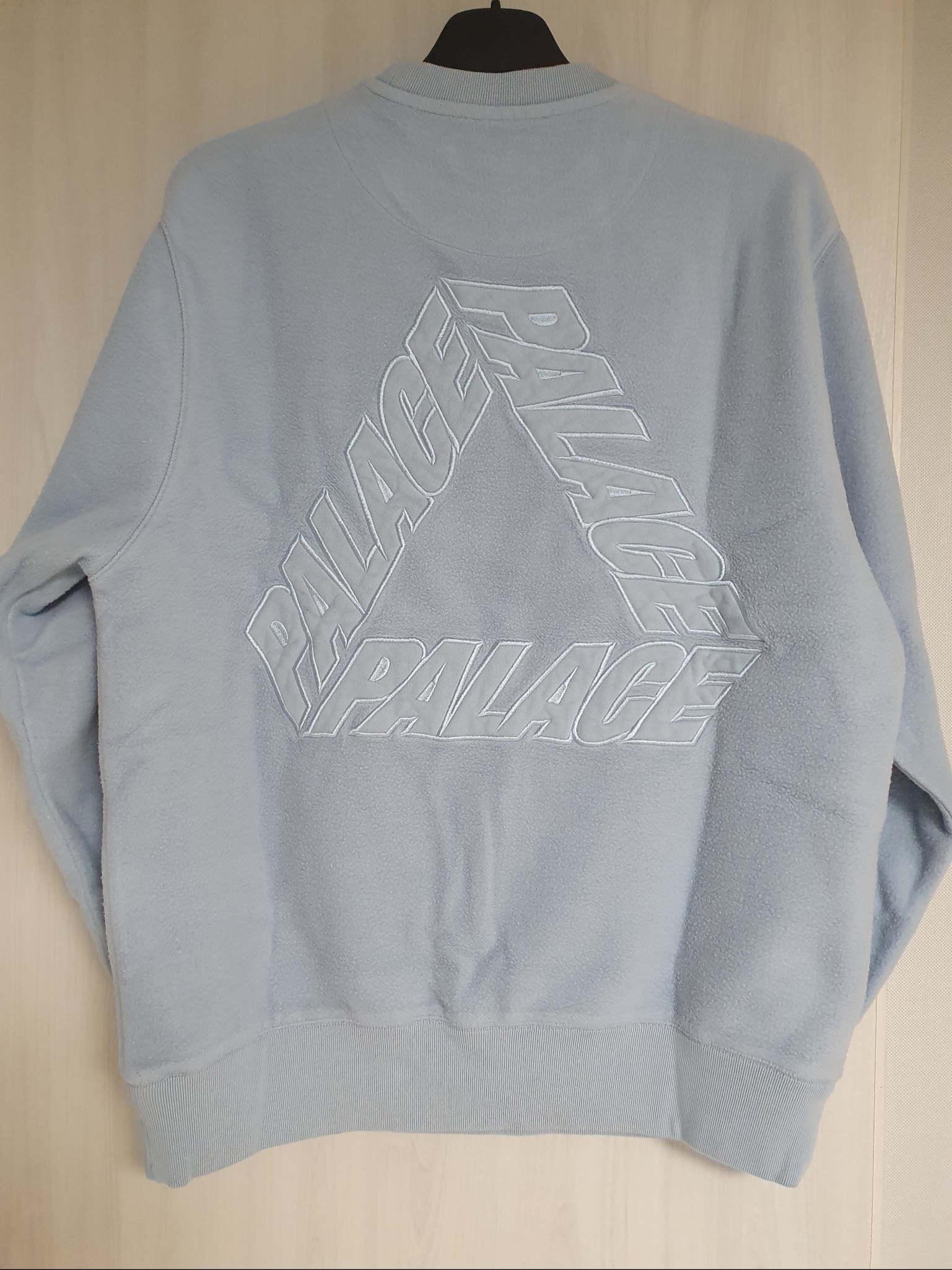 Palace Reverse P-3 Crew Chill Blue - 23FW 착용 스타일