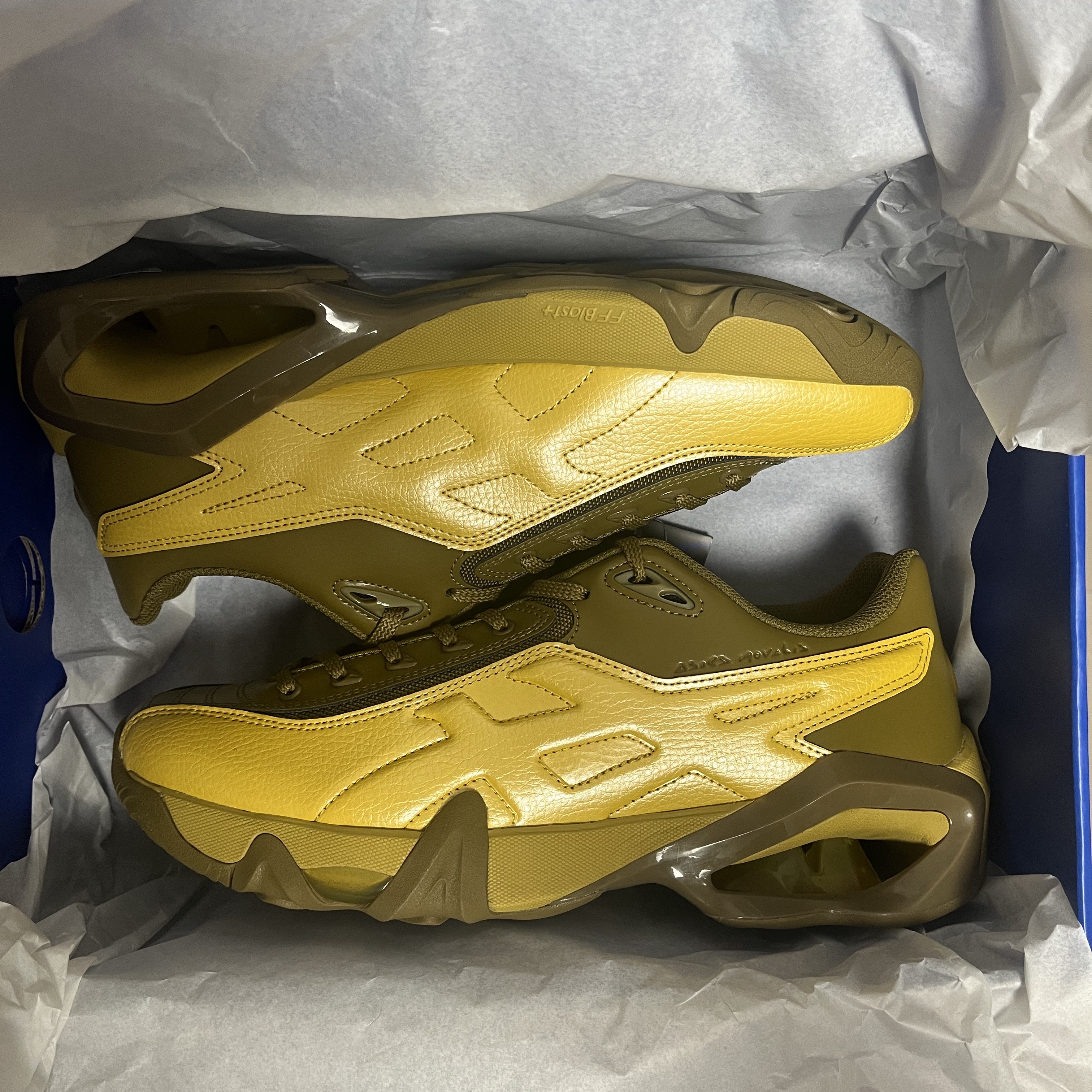 Asics x Kiko Kostadinov Novalis Gel-Teremoa Medallion Yellow Honey 착용 스타일