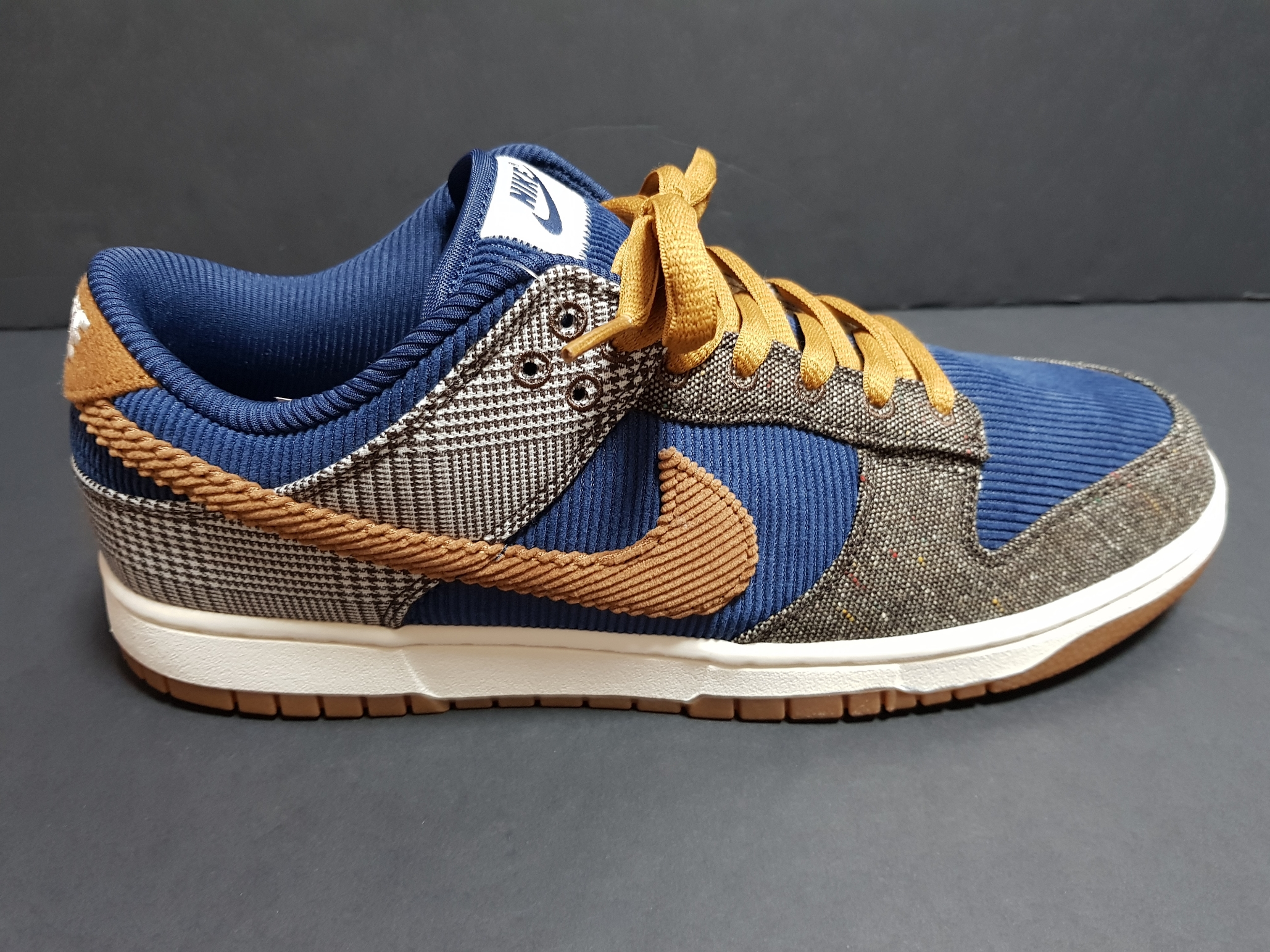 Nike Dunk Low PRM Midnight Navy and Baroque Brown 착용 스타일 - 1