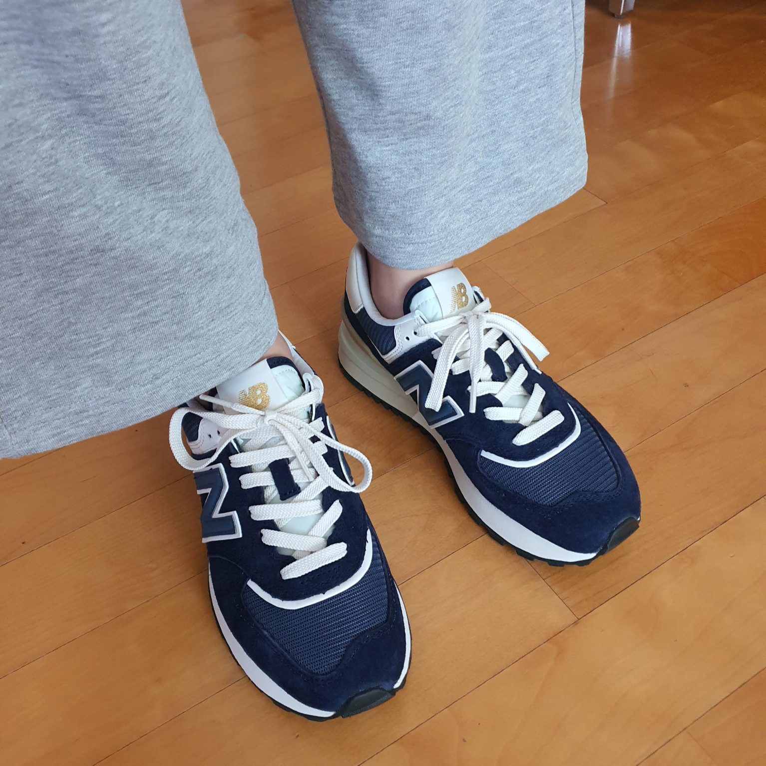 New Balance 574 Legacy Navy 착용 스타일 - 1