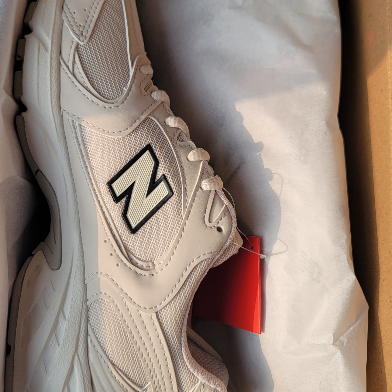 New Balance 530 Ivory 착용 스타일