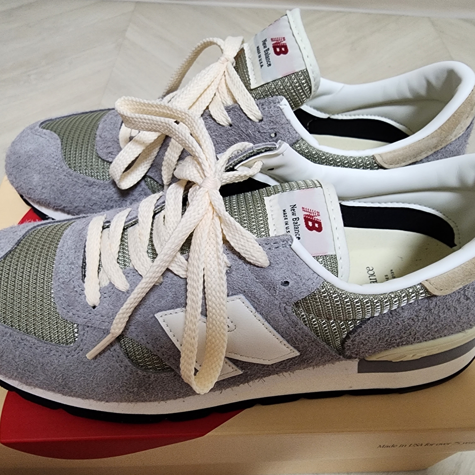 New Balance 990v1 Made in USA Marblehead Incense 착용 스타일