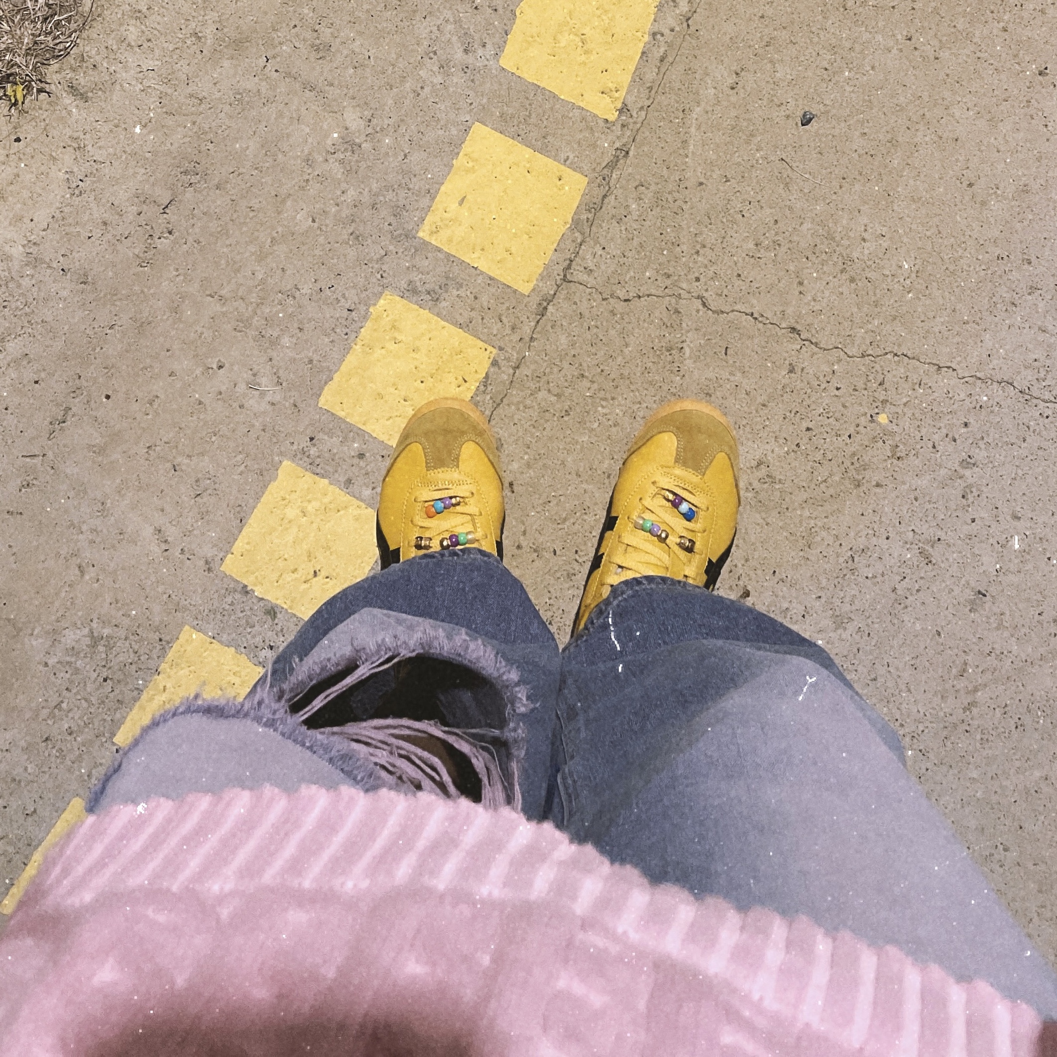 Onitsuka Tiger Mexico 66 Yellow Black 착용 스타일 - 3