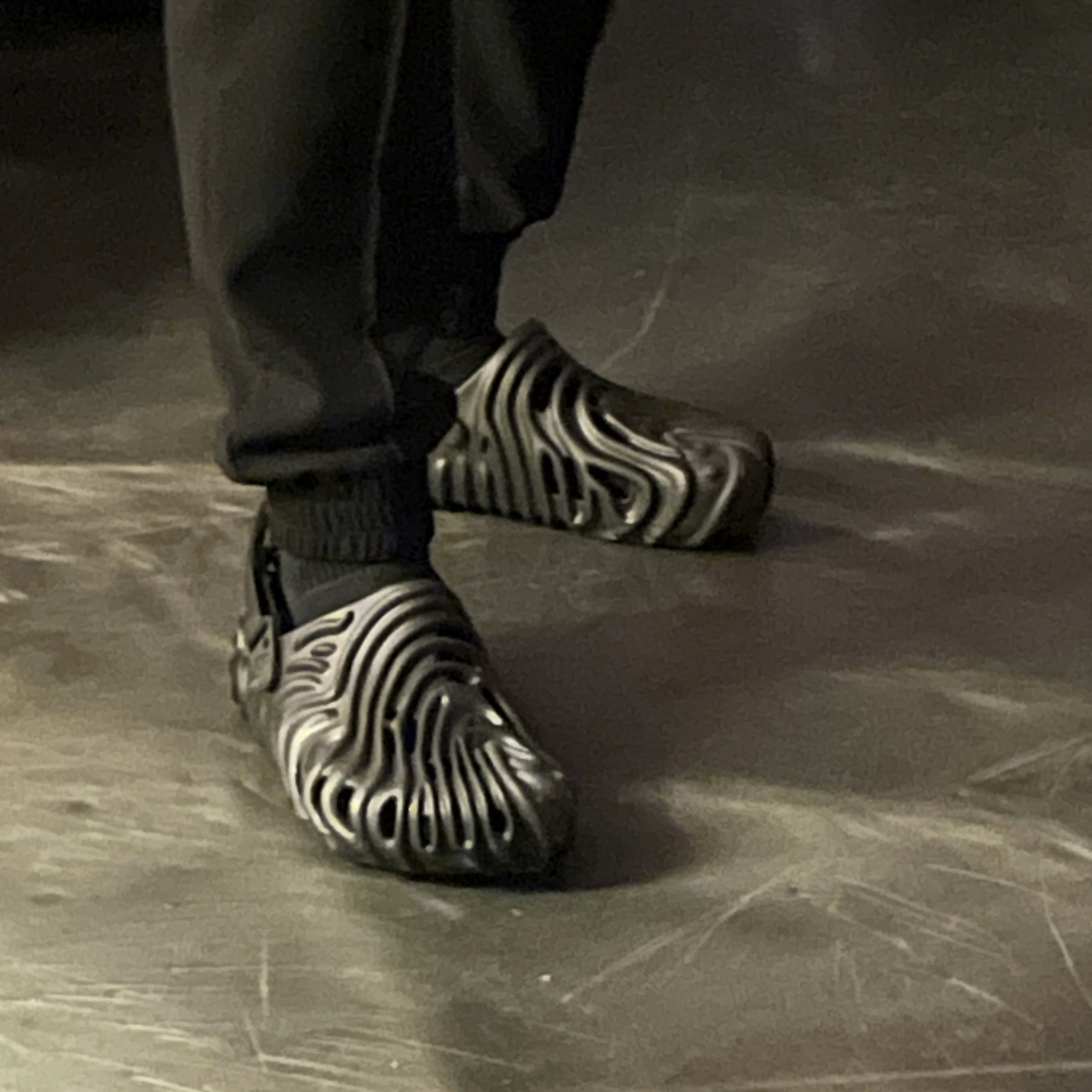 Crocs x Salehe Bembury Pollex Clog Sasquatch 착용 스타일