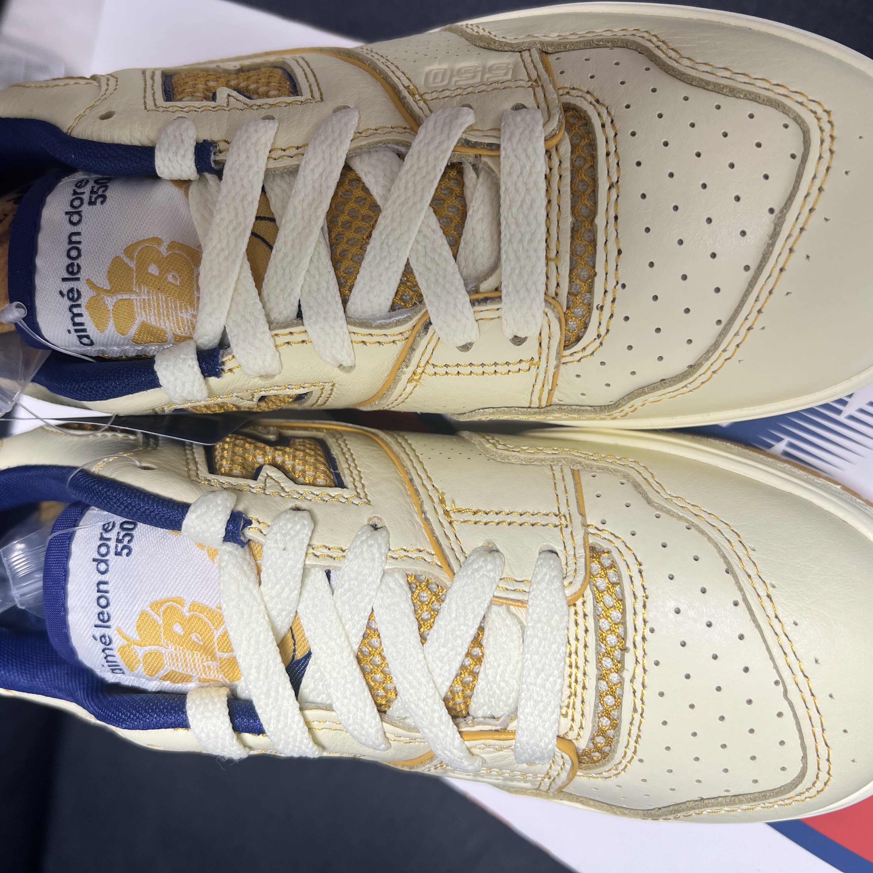 New Balance x Aime Leon Dore 550 Dawn Glow Victory Blue 착용 스타일 - 1