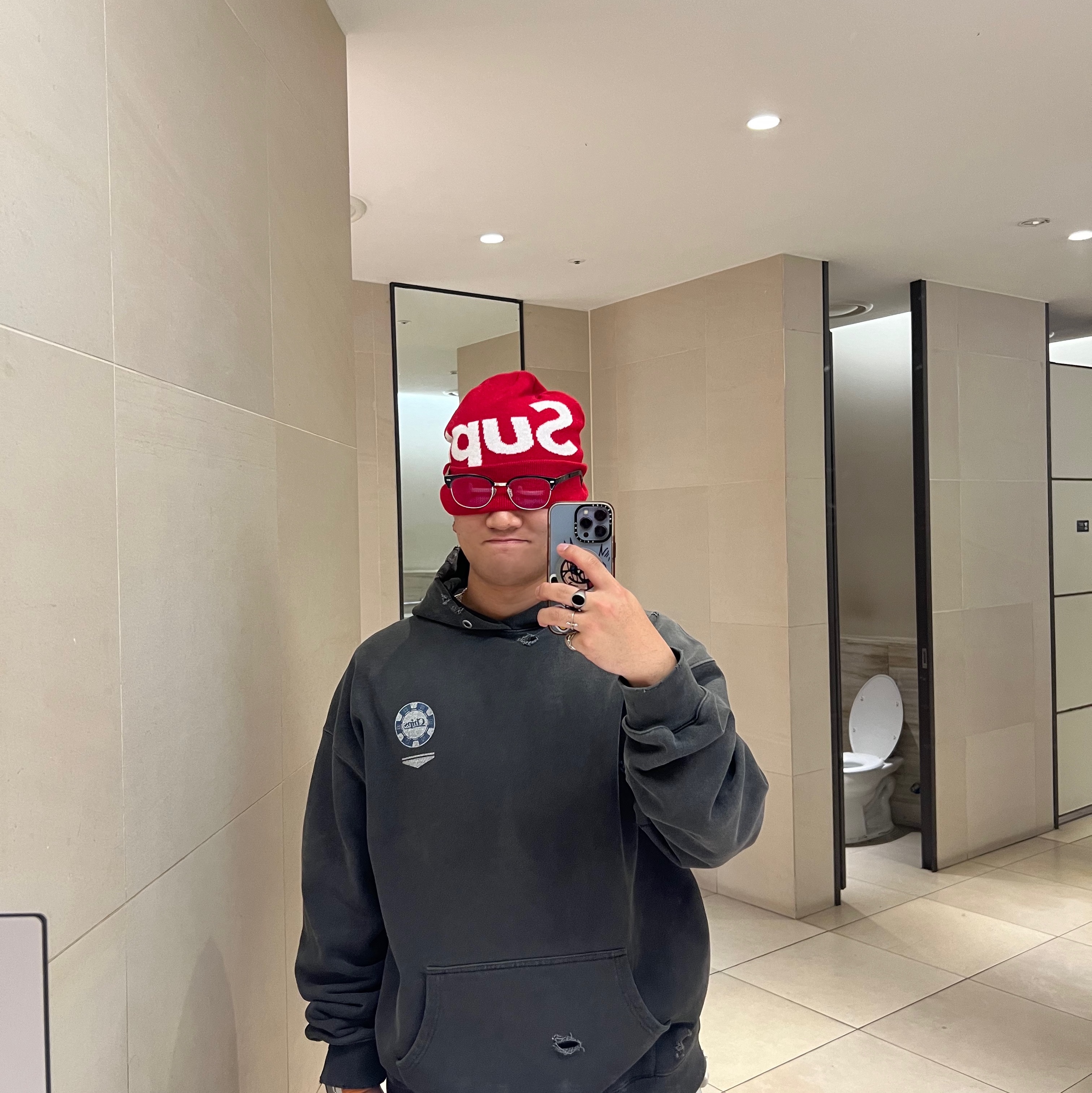 Supreme Big Logo Beanie Red - 23FW 착용 스타일
