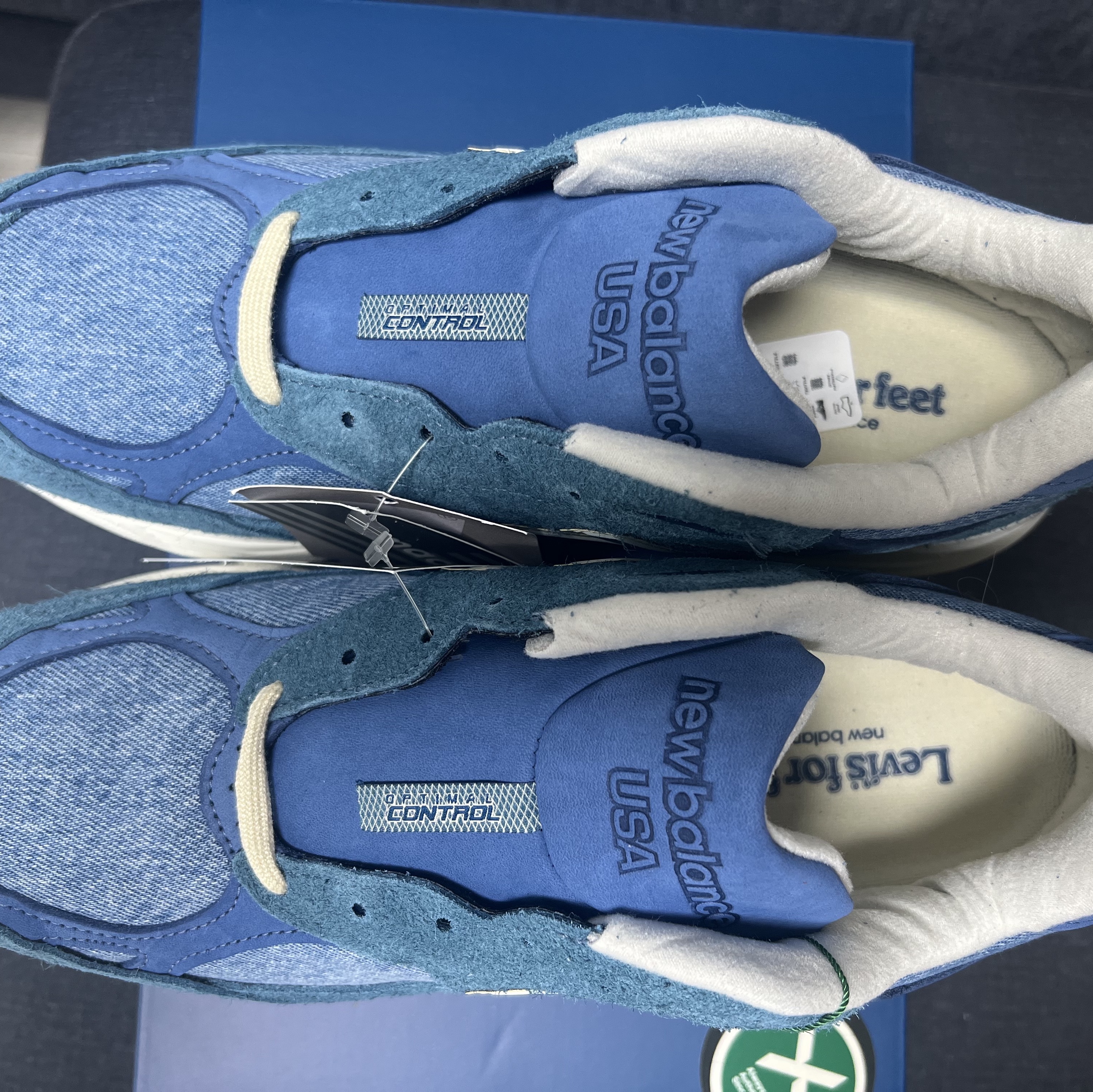 New Balance x Levi's 990v3 Blue (Levi's Tag) 착용 스타일 - 2