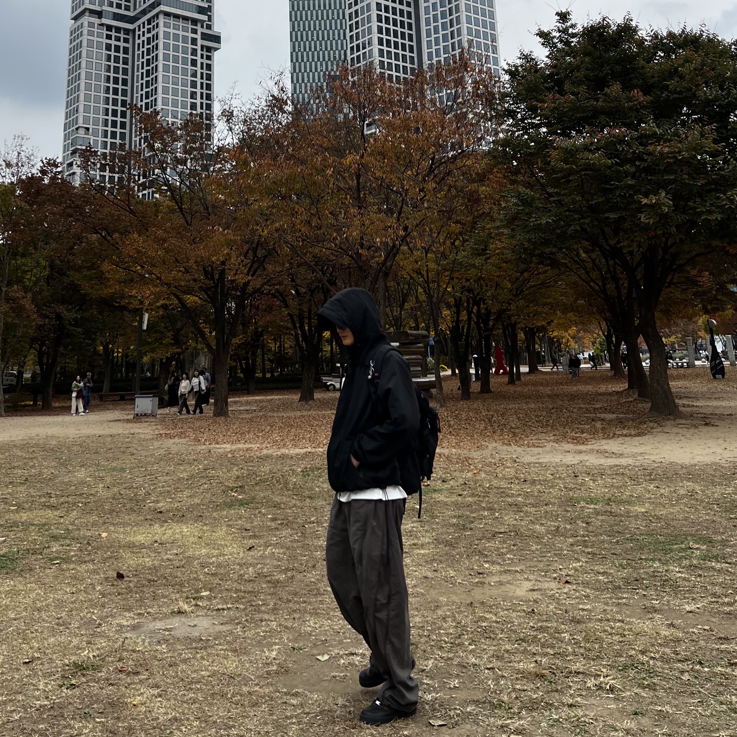 Supreme x The North Face S Logo Expedition Backpack Black - 20FW, Nike ACG LBR T-Shirt Summit White - Asia 착용 스타일 - 1