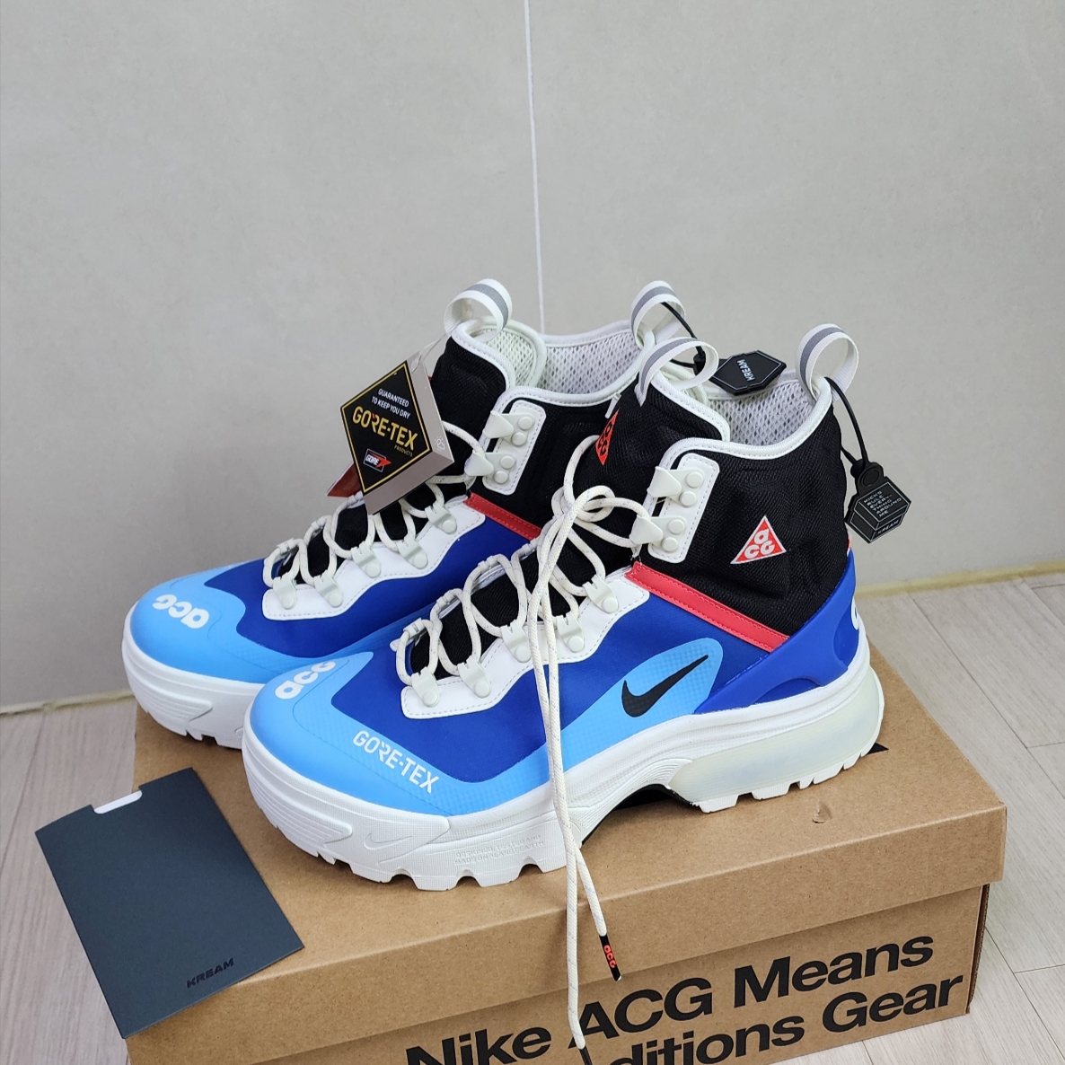 Nike ACG Air Zoom Gaiadome Gore-Tex Hyper Royal 착용 스타일 - 2