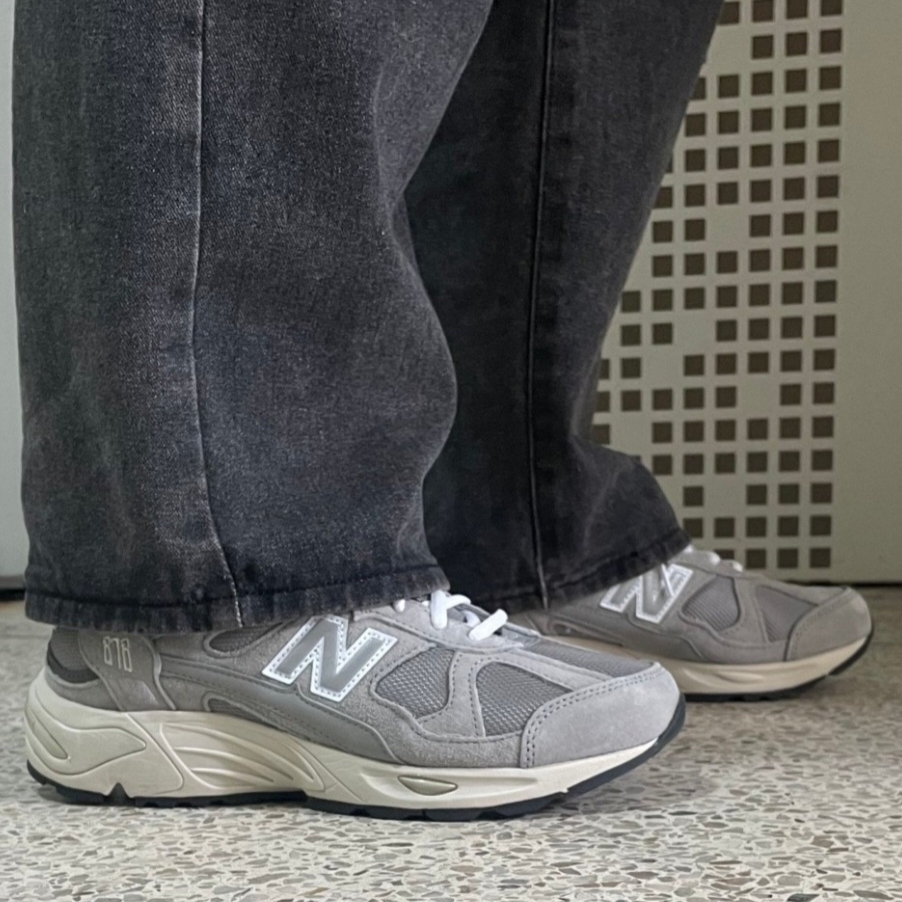 New Balance 878 Gray 착용 스타일
