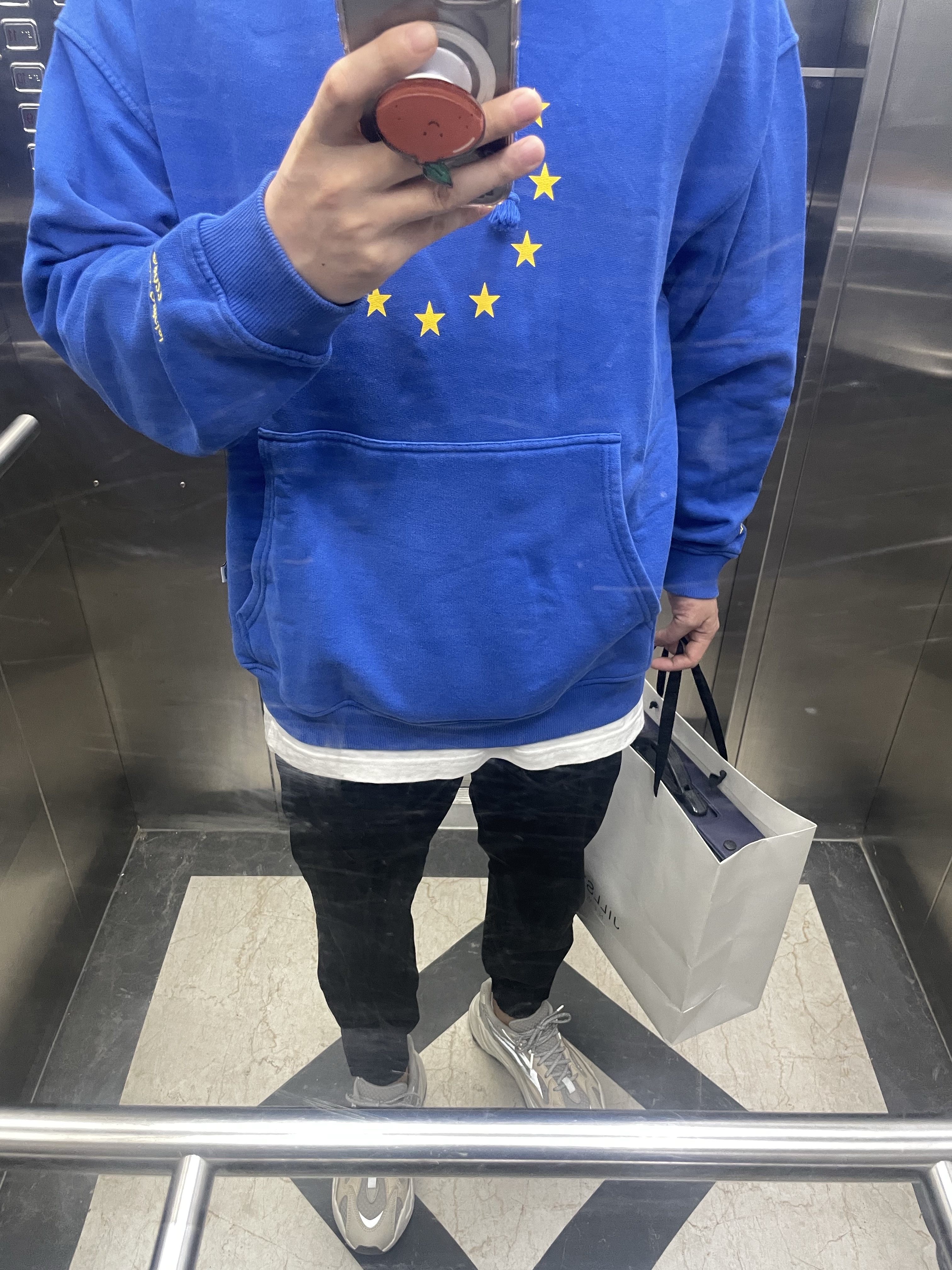 Nike x Billie Eilish NRG Fleece Hoodie Sequoia - Asia, Nike Air Max 97 Triple White Wolf Grey 착용 스타일 - 3