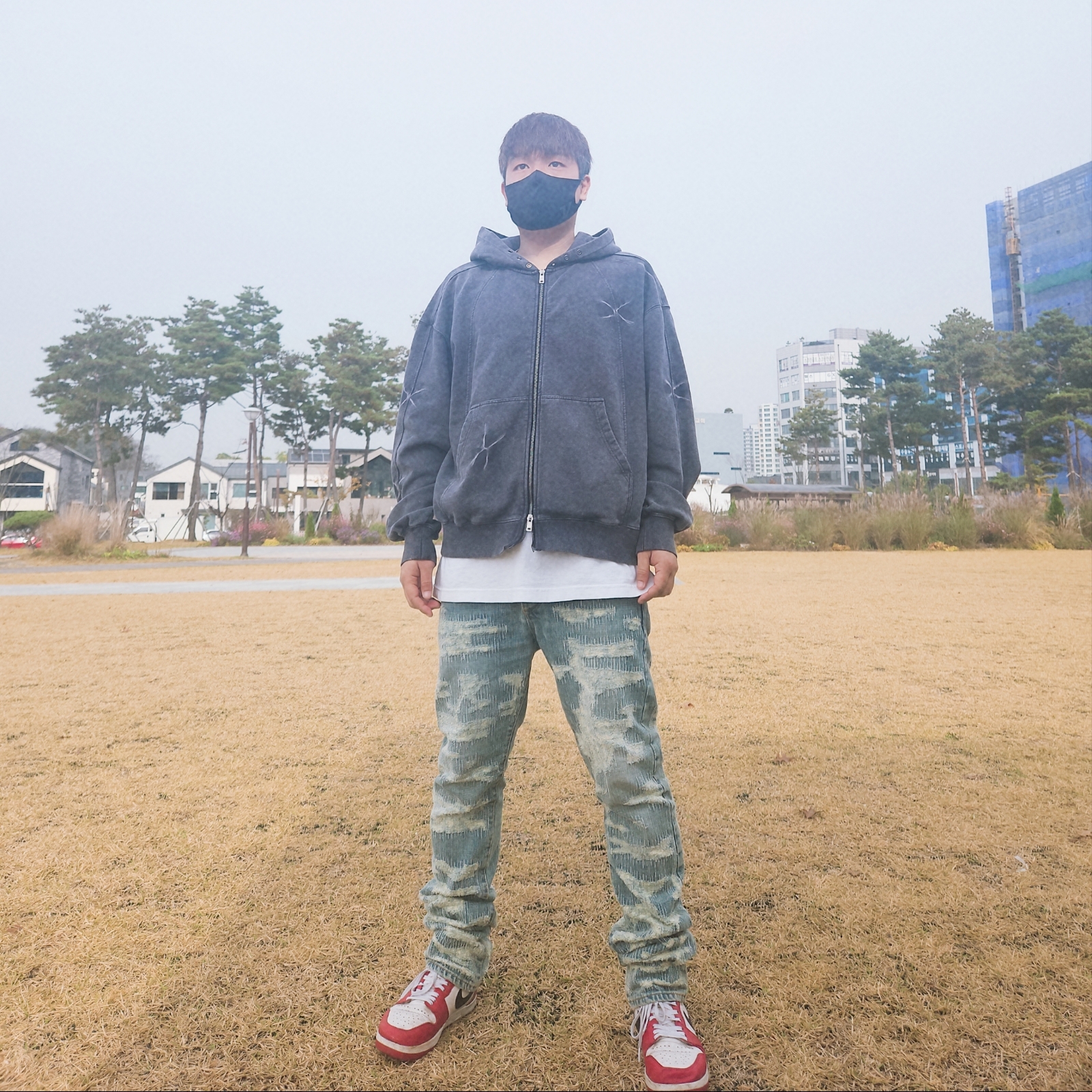 Undermycar x Konic Section Vol.2 Hard Destroyed Washed Jeans - 23SS, Jordan 1.5 Retro Chicago 2015 착용 스타일 - 2