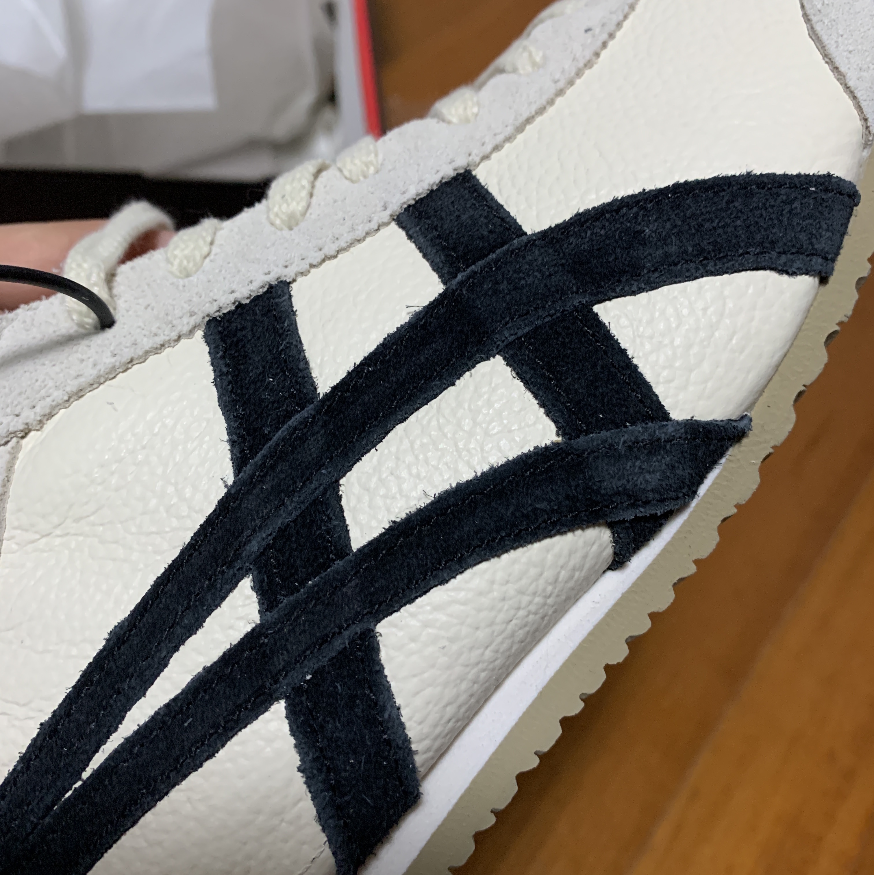 Onitsuka Tiger Mexico 66 Vintage White Black 착용 스타일 - 3
