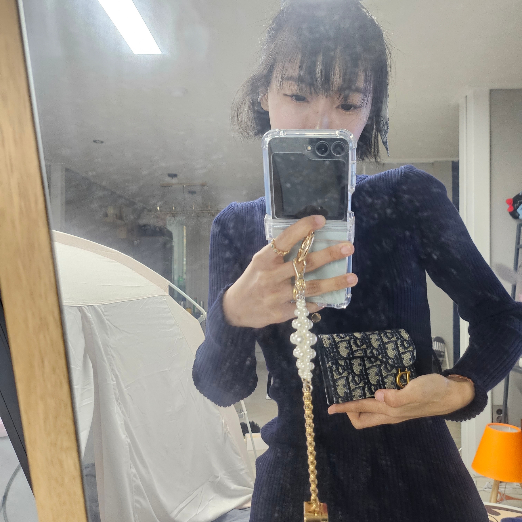 Dior Saddle Flap Card Holder Blue Dior Oblique Jacquard 착용 스타일 - 2
