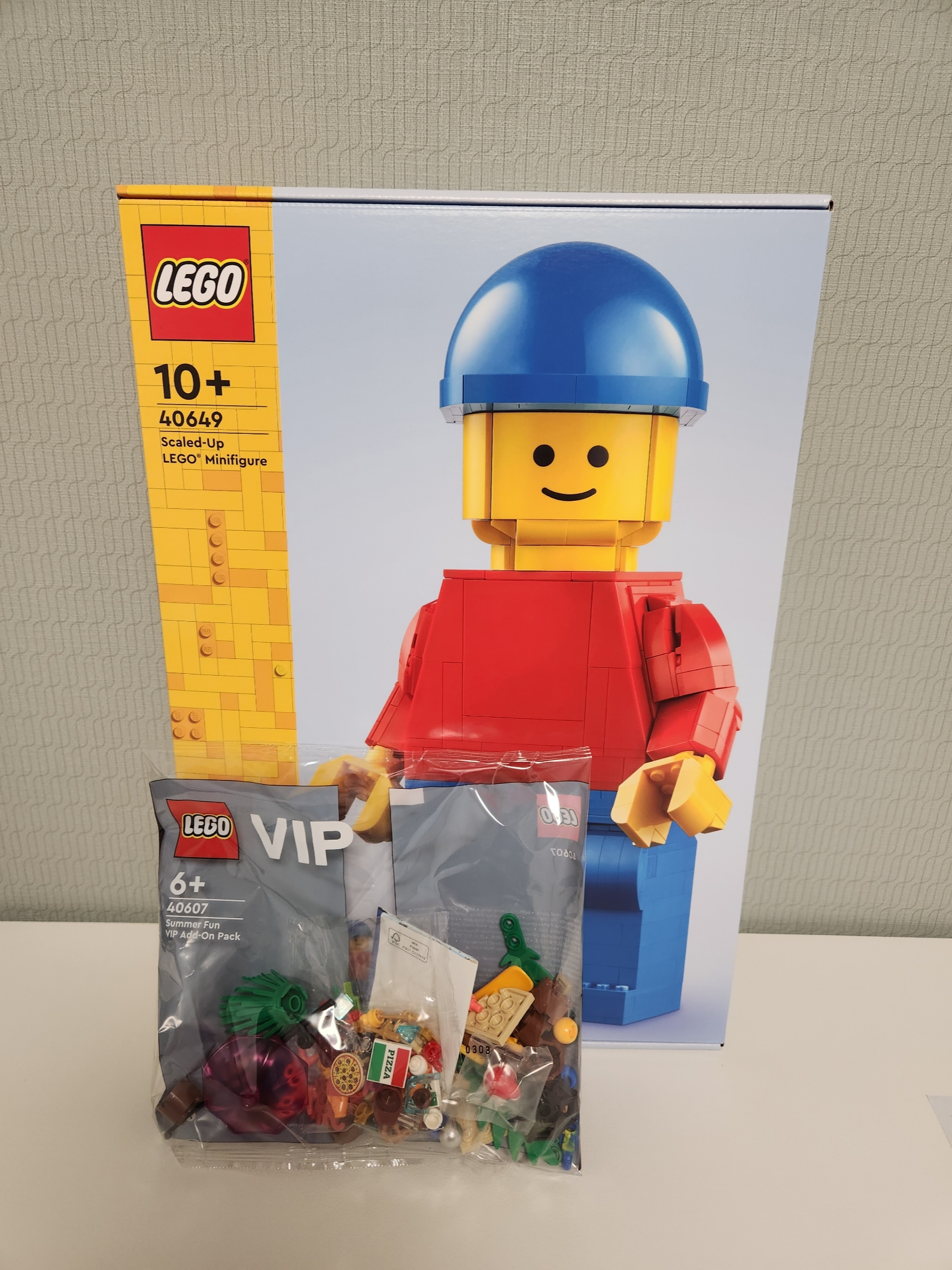Lego Up-Scaled Lego Minifigure 착용 스타일