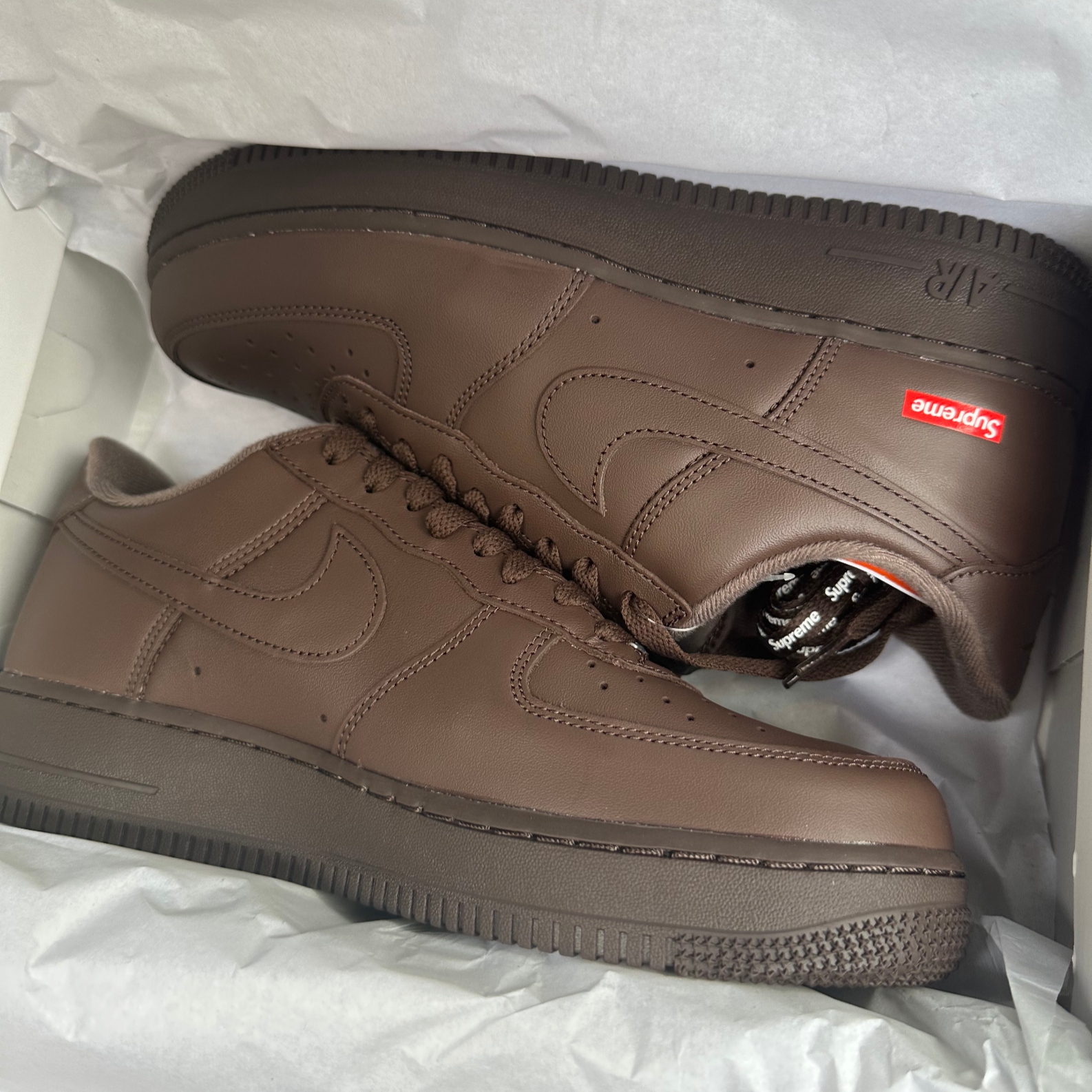 Nike x Supreme Air Force 1 Low Baroque Brown 착용 스타일