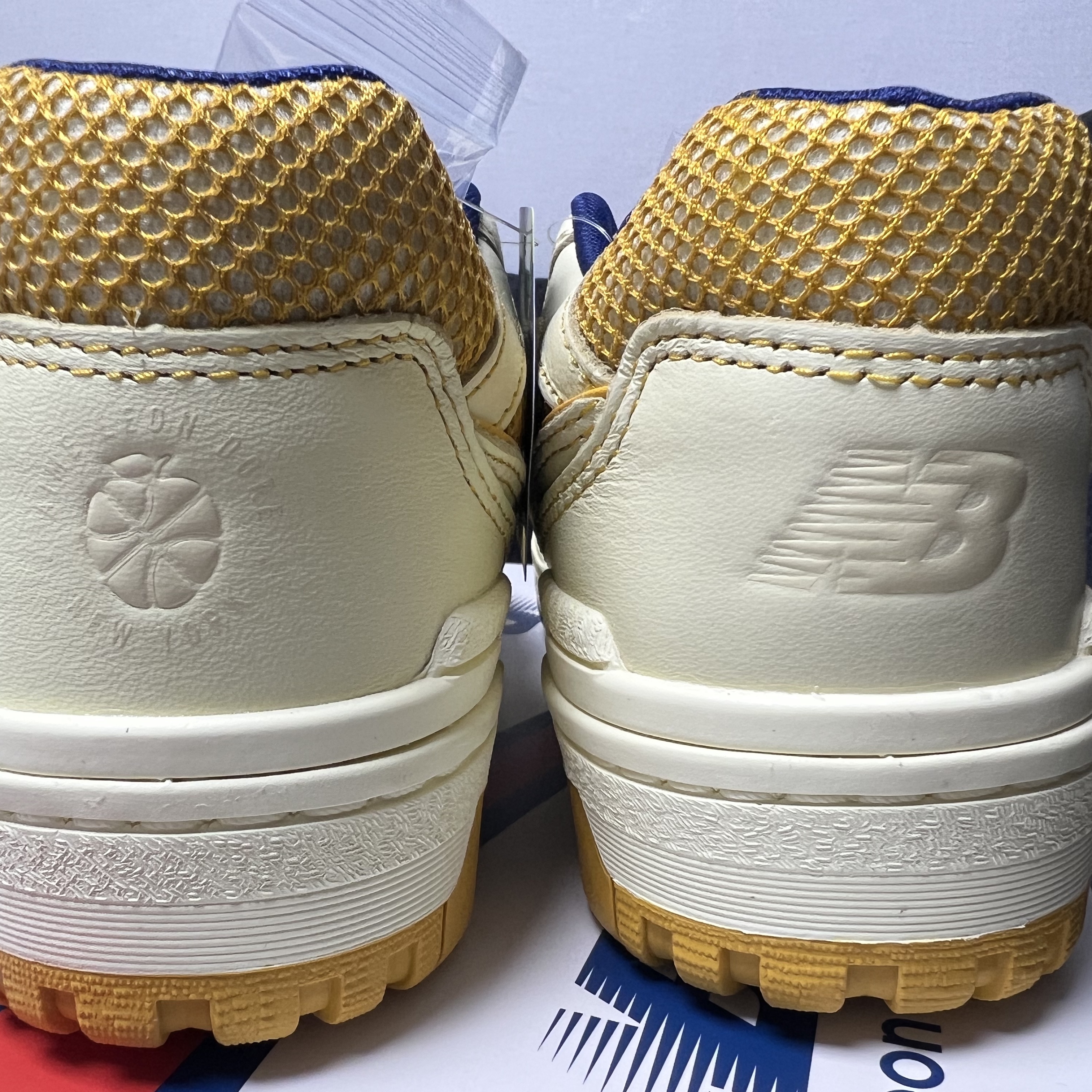 New Balance x Aime Leon Dore 550 Dawn Glow Victory Blue 착용 스타일 - 3