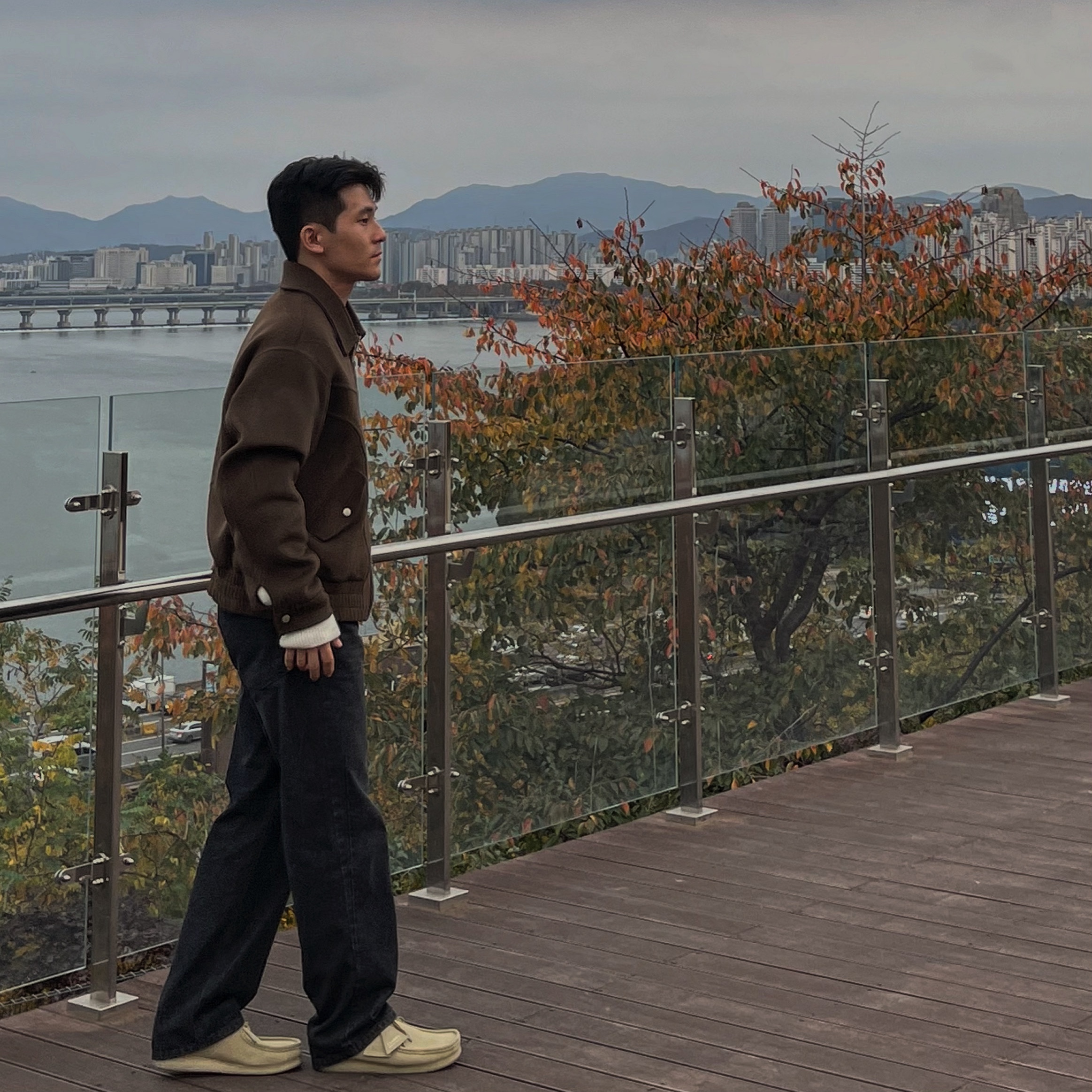 Clarks Wallabee Maple Suede 착용 스타일