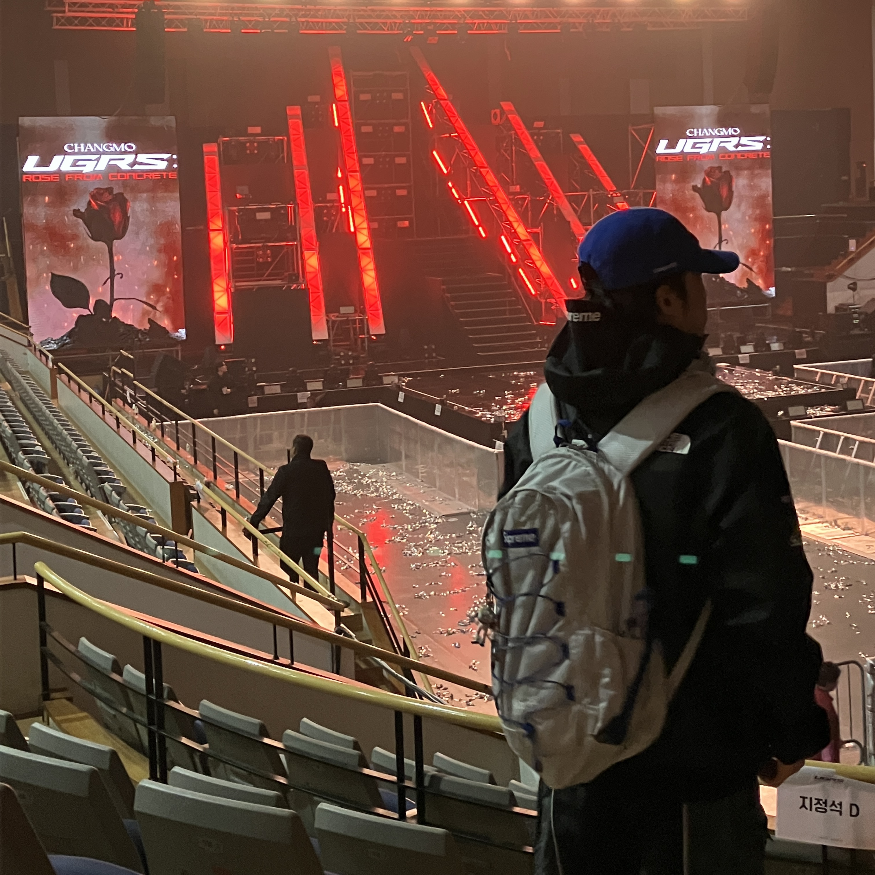 Supreme x The North Face Summit Series Outer Tape Seam Jacket Black - 21SS, Supreme Backpack Silver - 22SS 착용 스타일 - 2